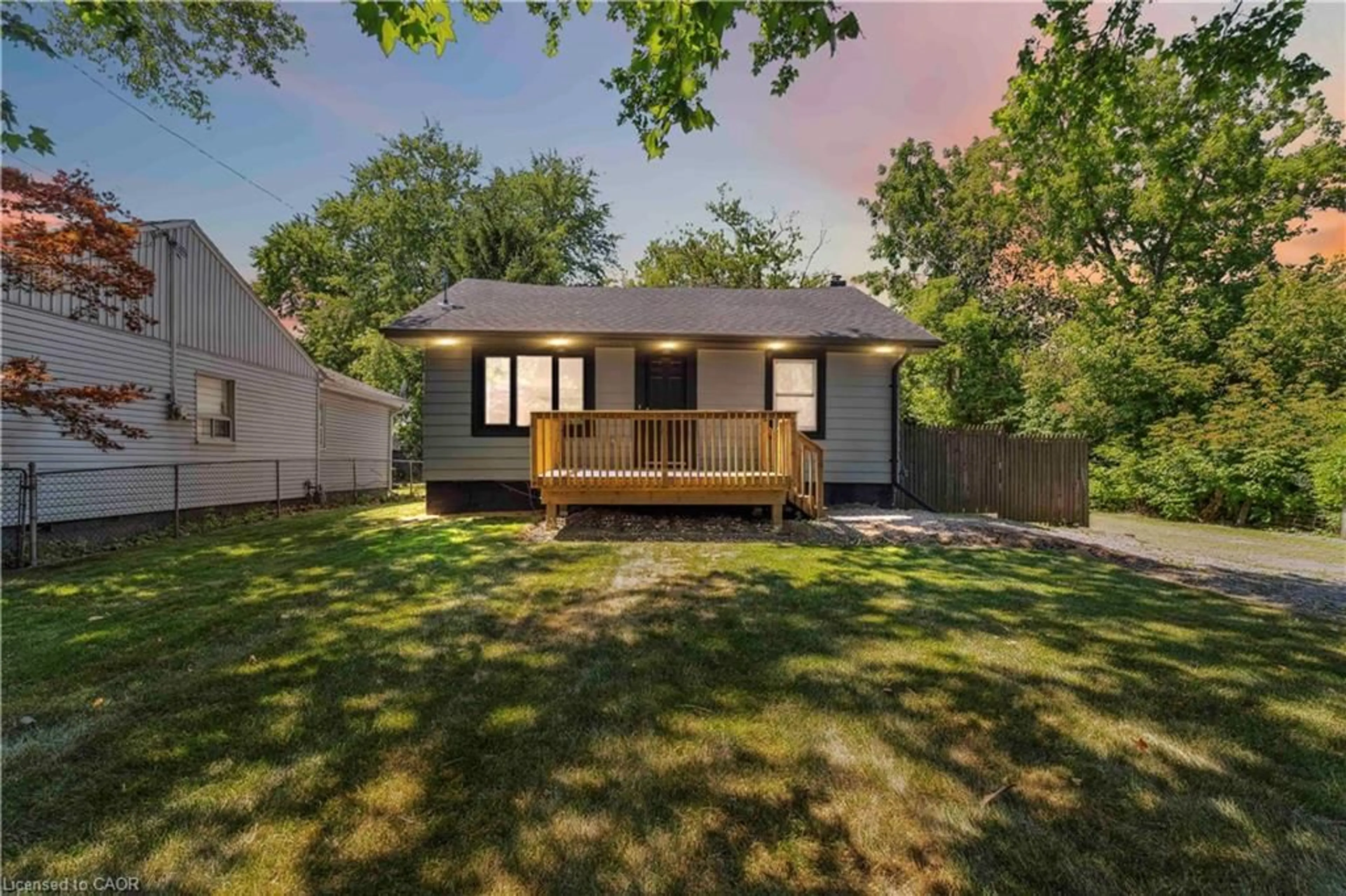 Unknown for 387 Weir St, Hamilton Ontario L8H 5G6