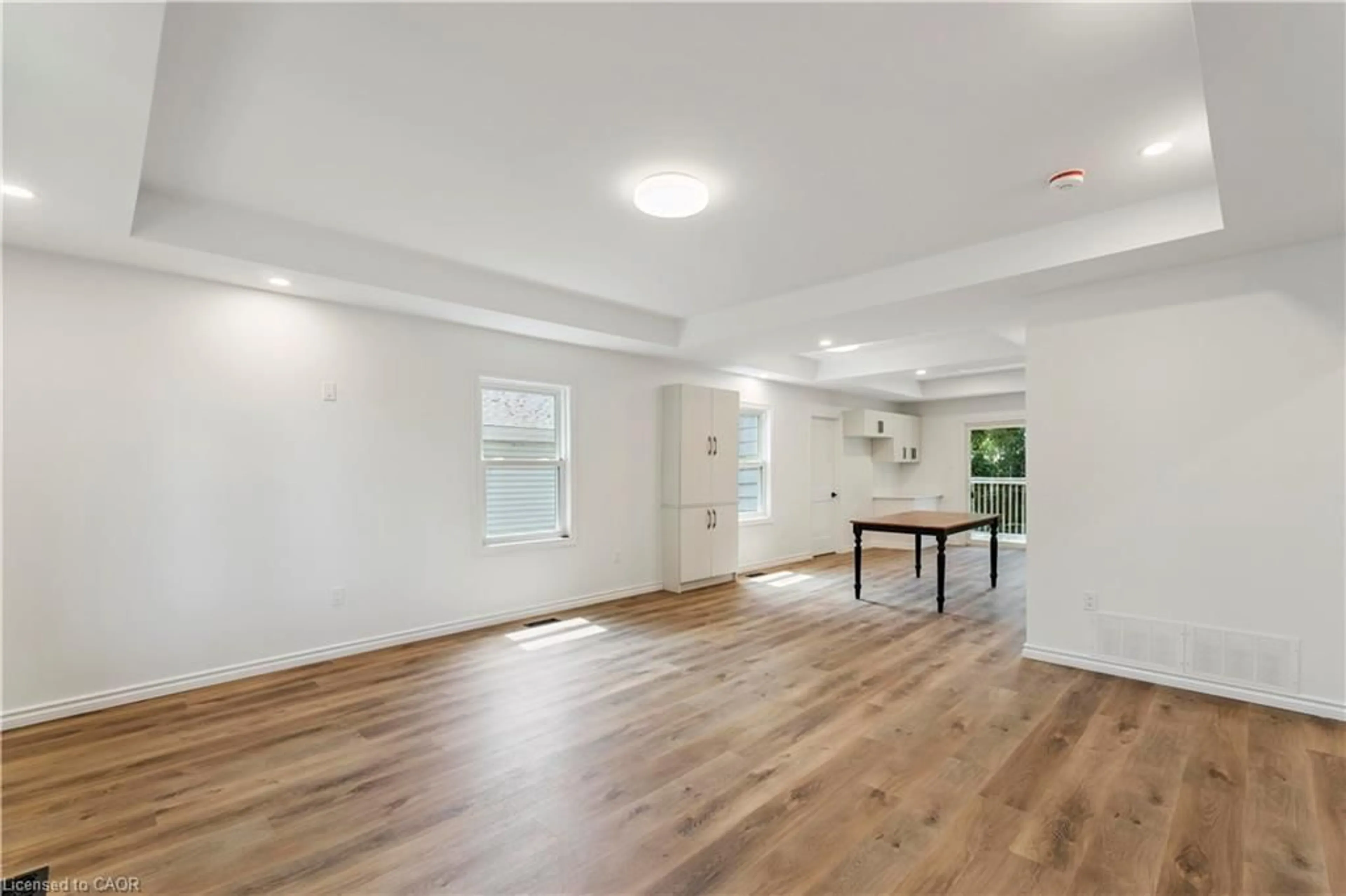 A pic of a room for 387 Weir St, Hamilton Ontario L8H 5G6