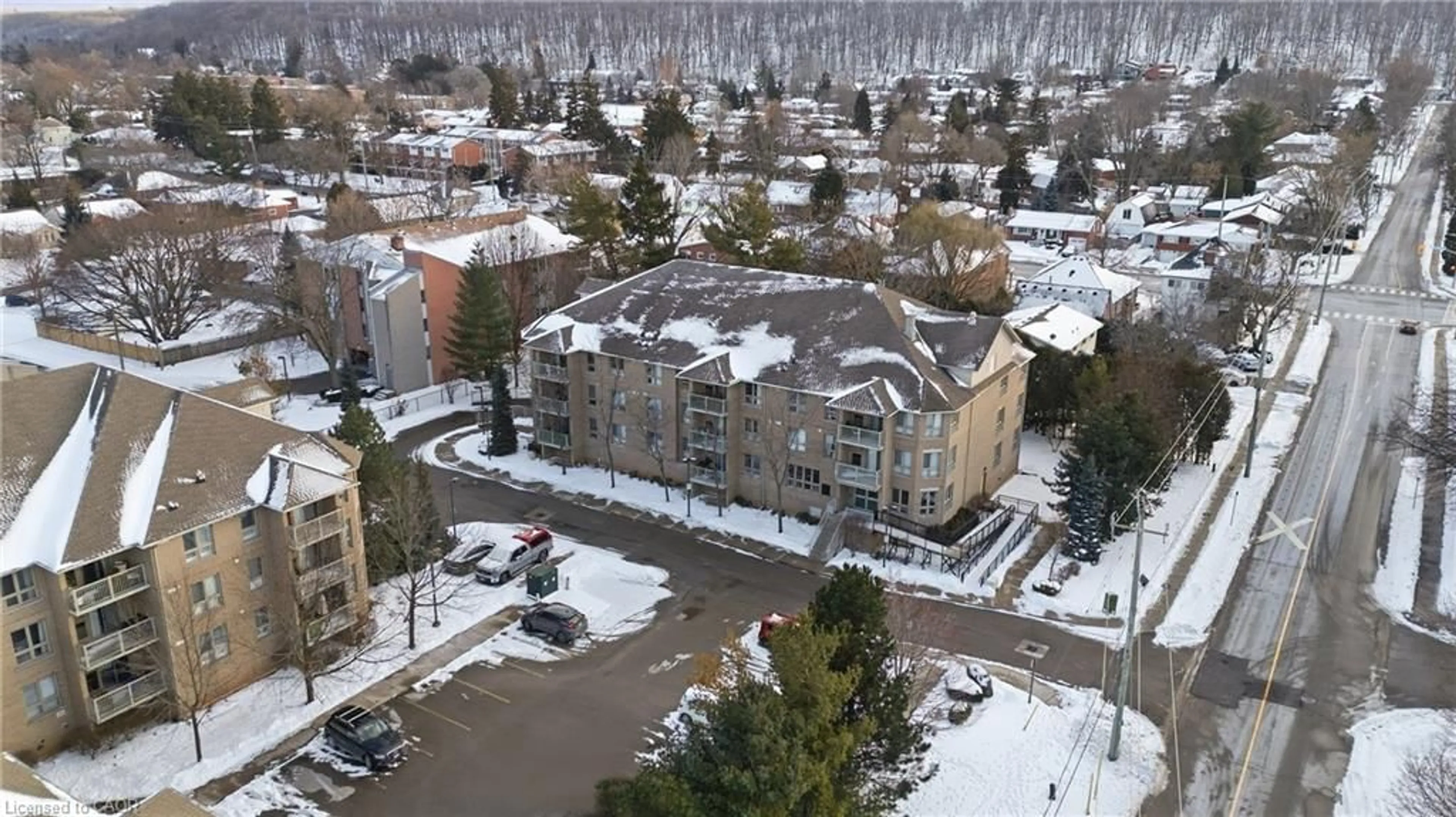 A pic from outside/outdoor area/front of a property/back of a property/a pic from drone, unknown for 56 Kerman Ave #116, Grimsby Ontario L3M 0A1