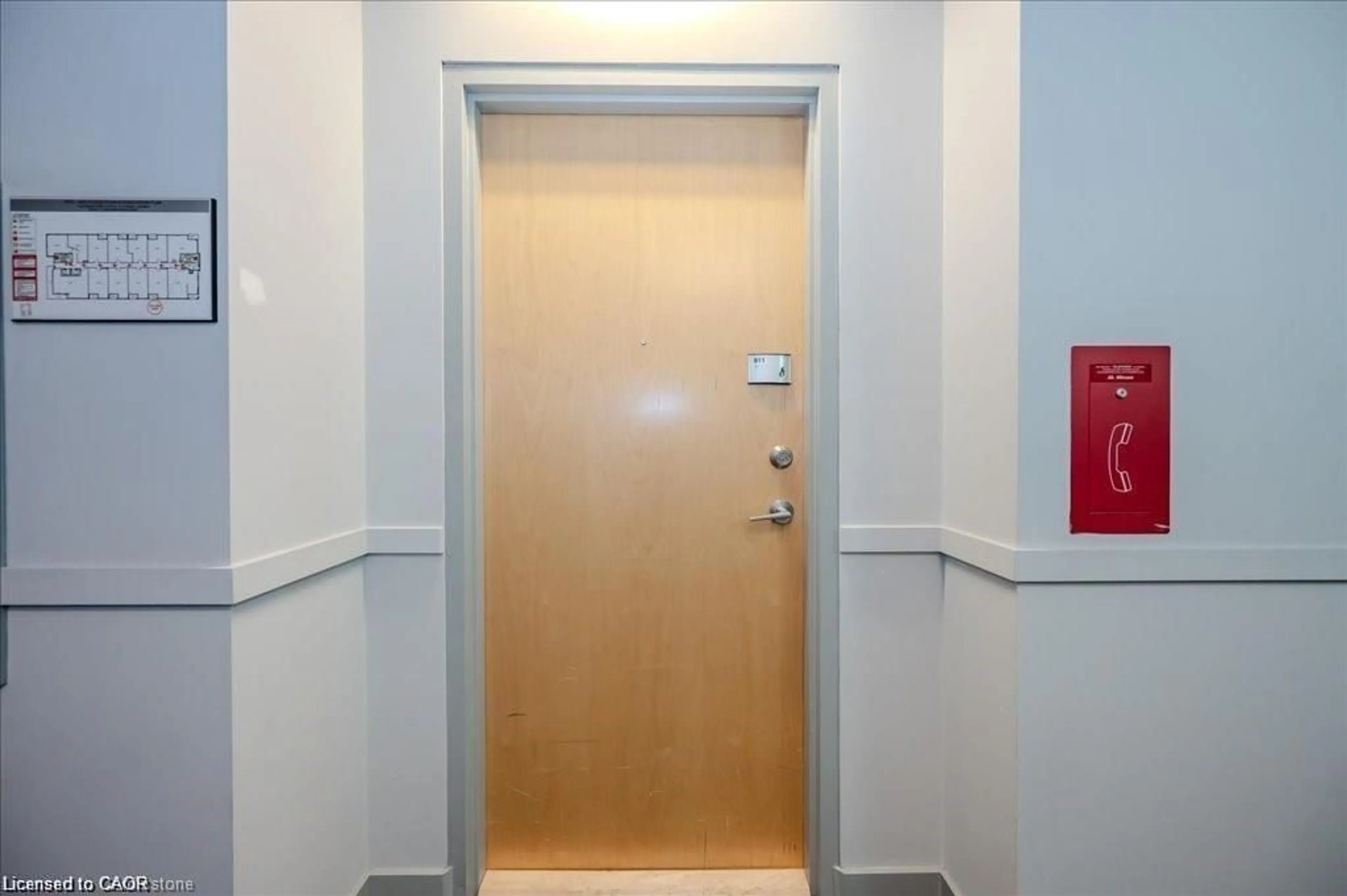 Indoor foyer for 1 Victoria St #811, Kitchener Ontario N2G 0B5