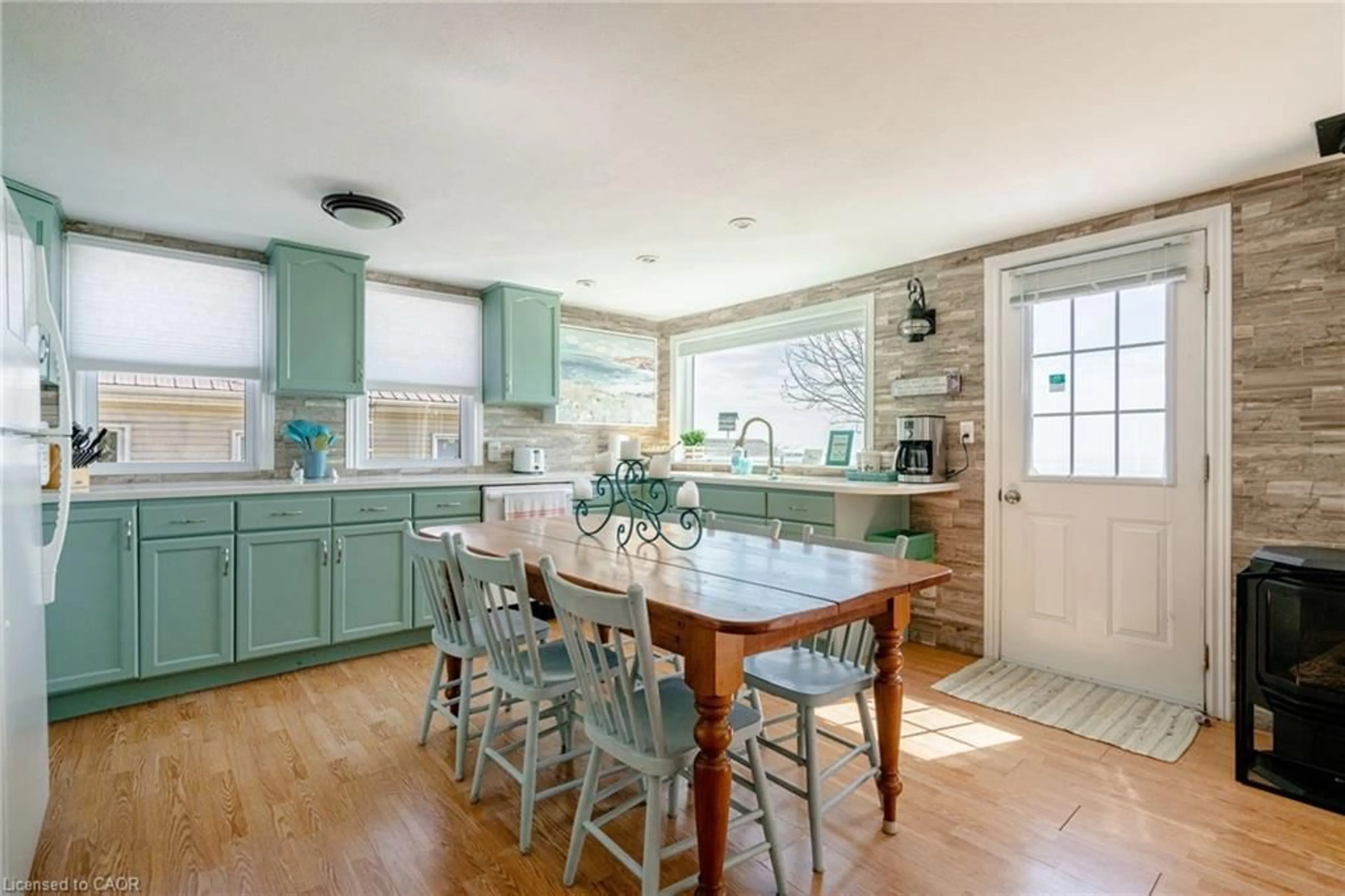 Open concept kitchen, ceramic/tile floor for 24 Pulley Rd, Leamington Ontario N0P 2P0