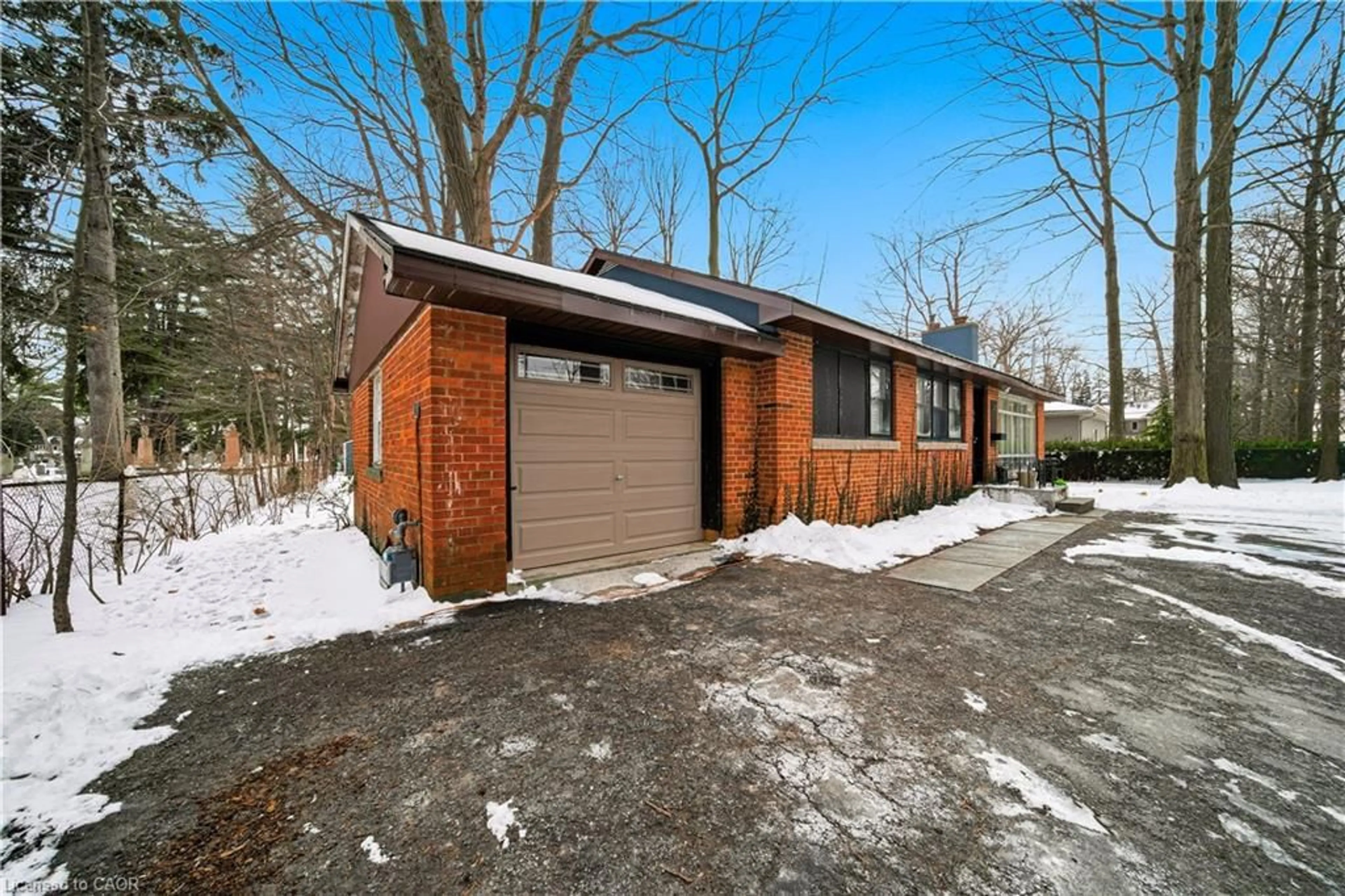 Unknown for 276 Lakeshore Rd, Oakville Ontario L6K 1E8