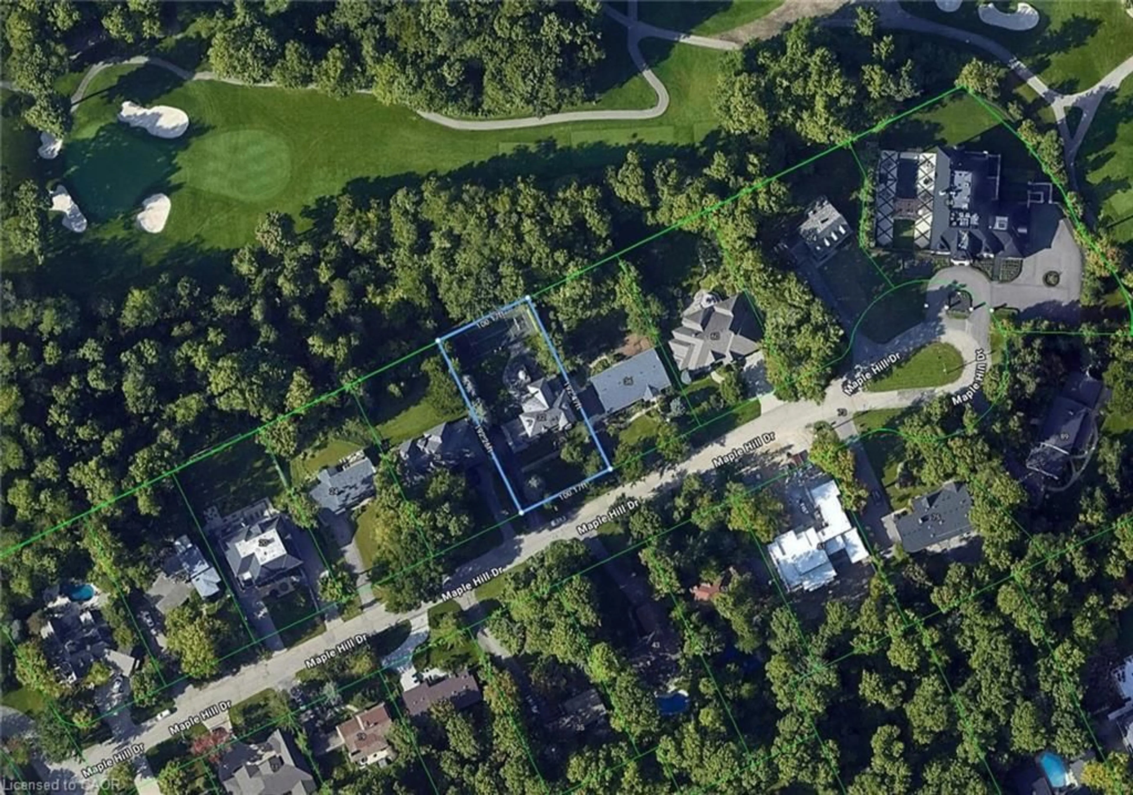 A pic from outside/outdoor area/front of a property/back of a property/a pic from drone, street for 32 Maple Hill Dr, Kitchener Ontario N2M 2R8