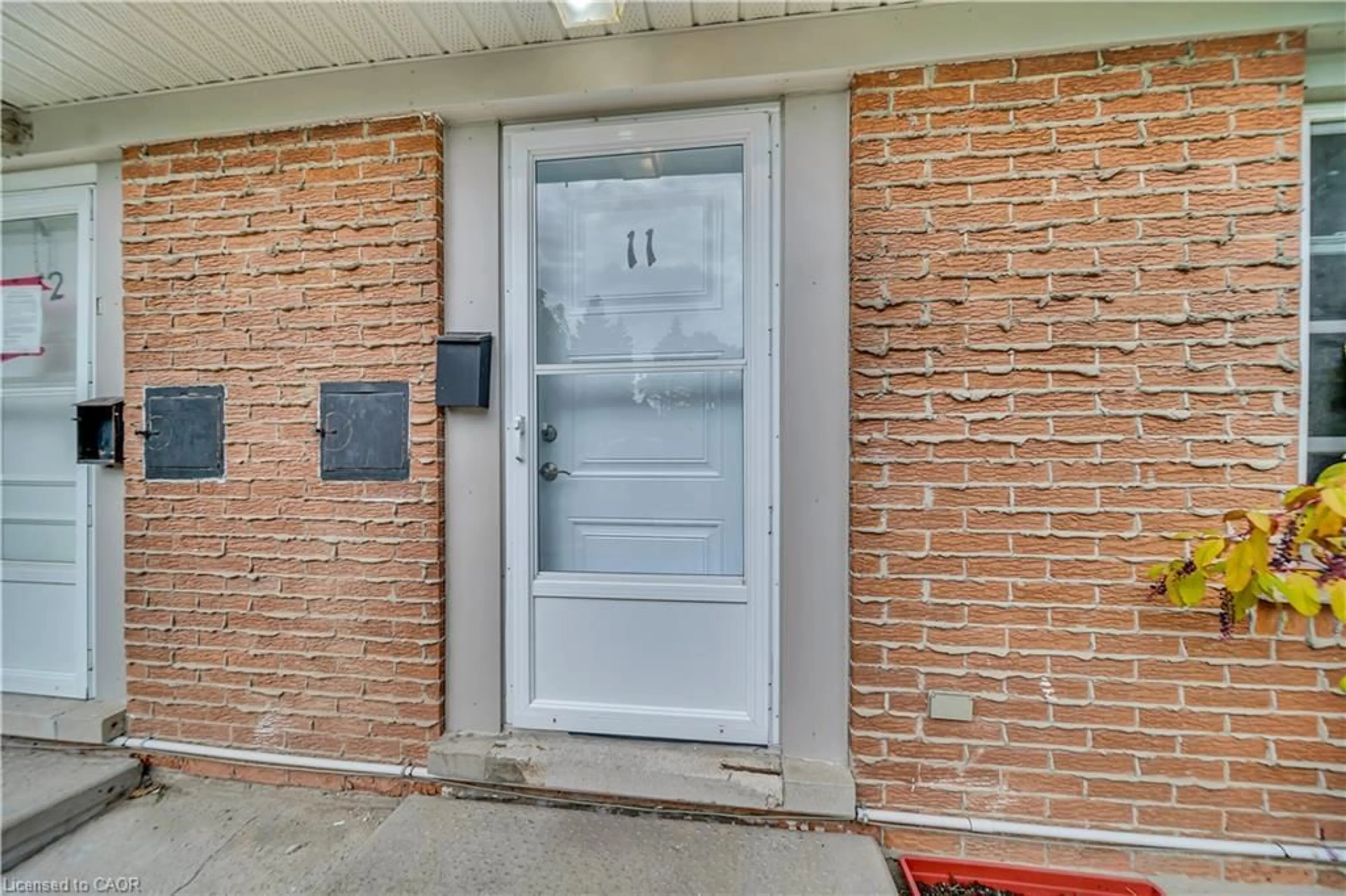 Indoor entryway for 78 Borden Pky #11, Kitchener Ontario N2M 3T4