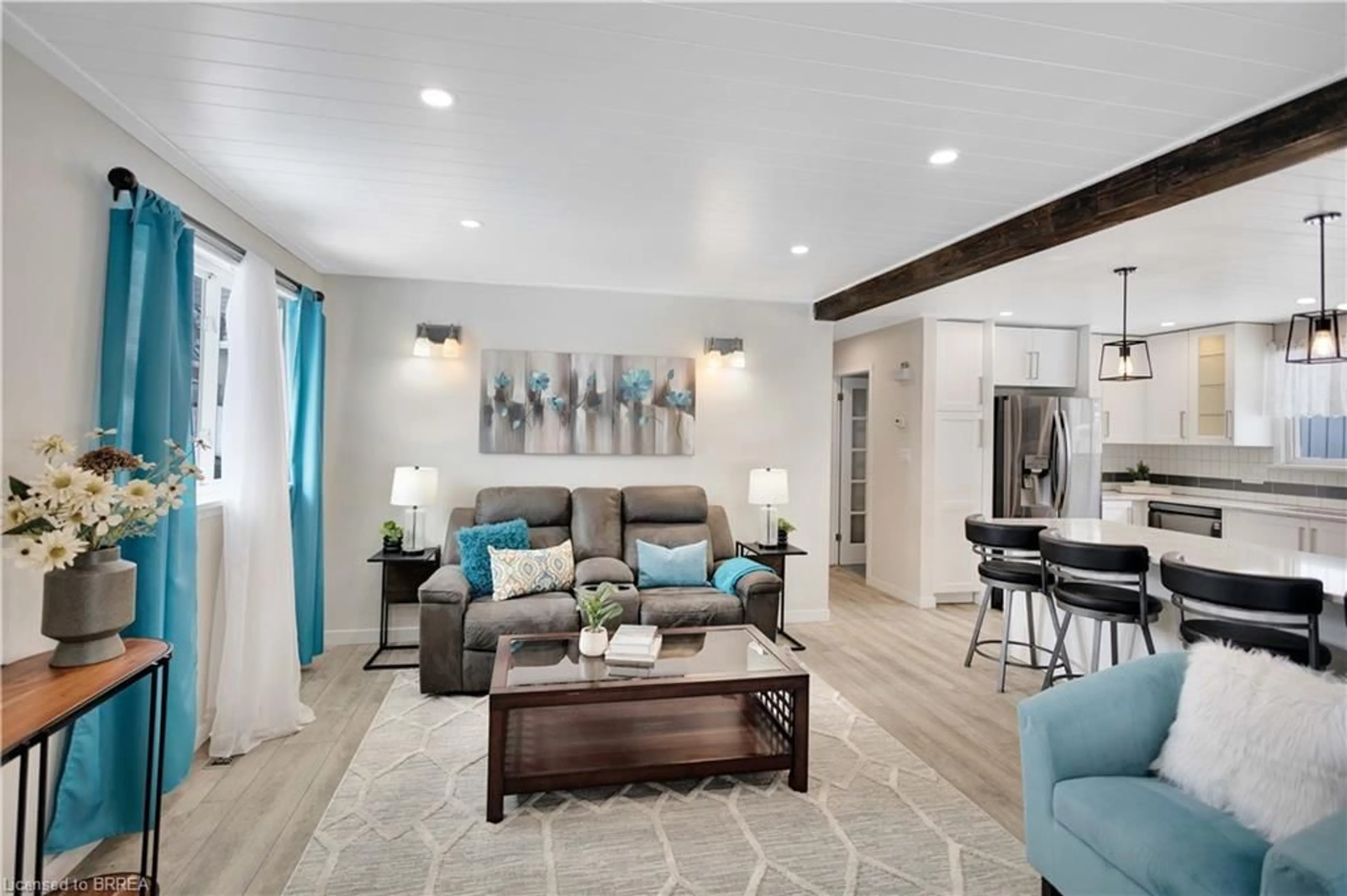 Living room with furniture, unknown for 271 South Dr, Simcoe Ontario N3Y 1G9