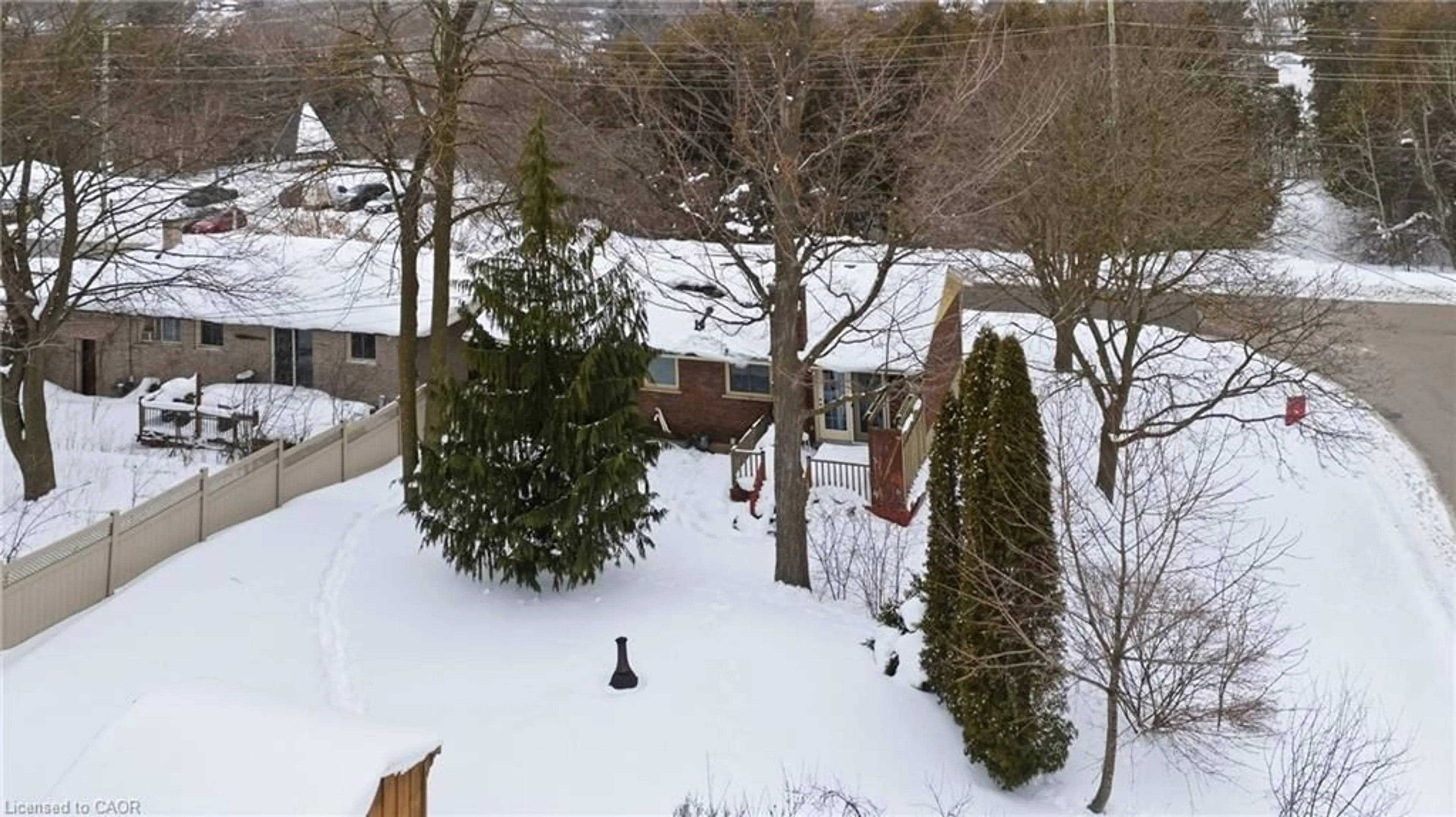 A pic from outside/outdoor area/front of a property/back of a property/a pic from drone, mountain view for 374 Queen St, Fergus Ontario N1M 1T4