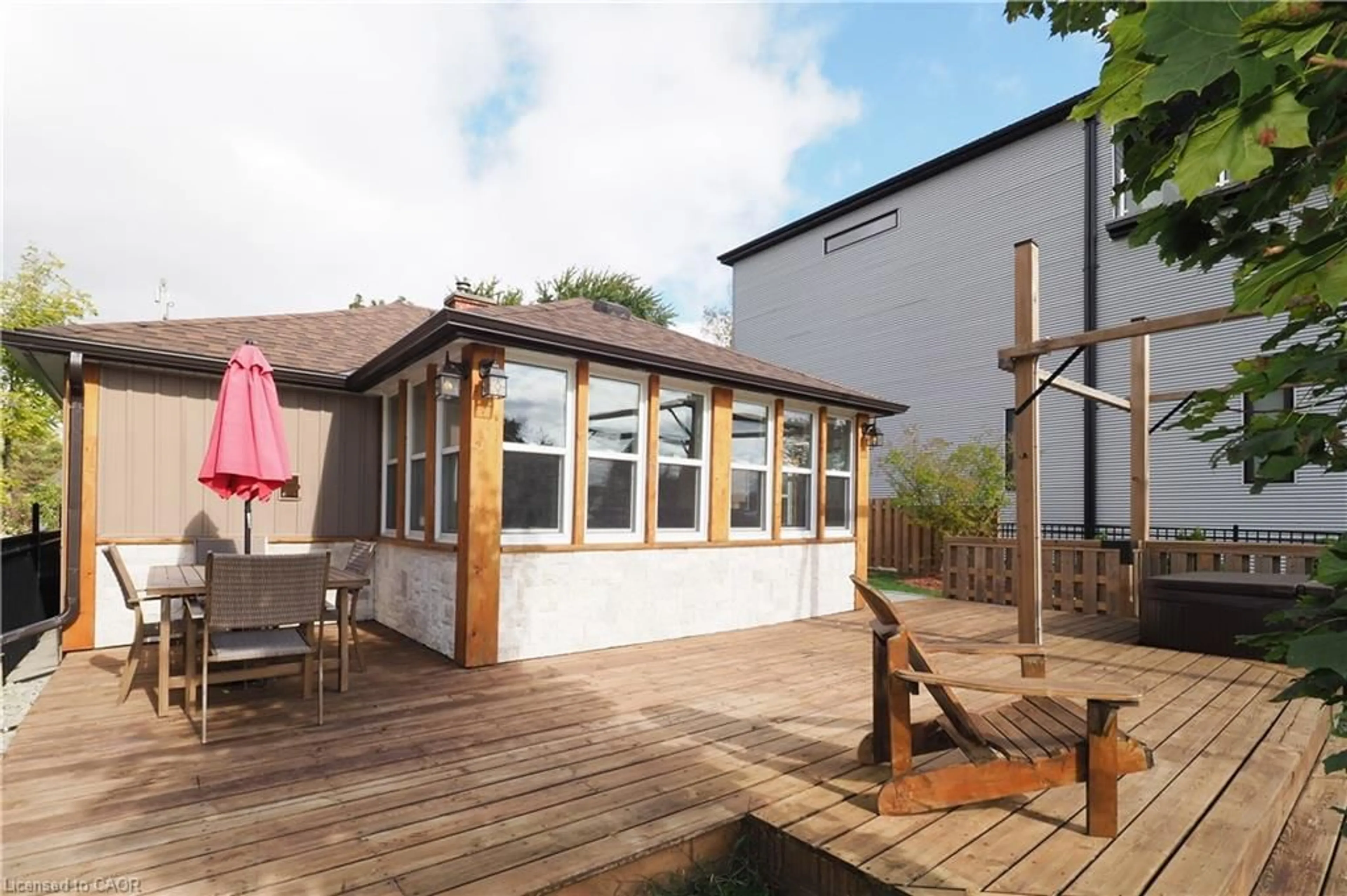 Patio, building for 50 Holly Trail, Puslinch Ontario N3C 2V4