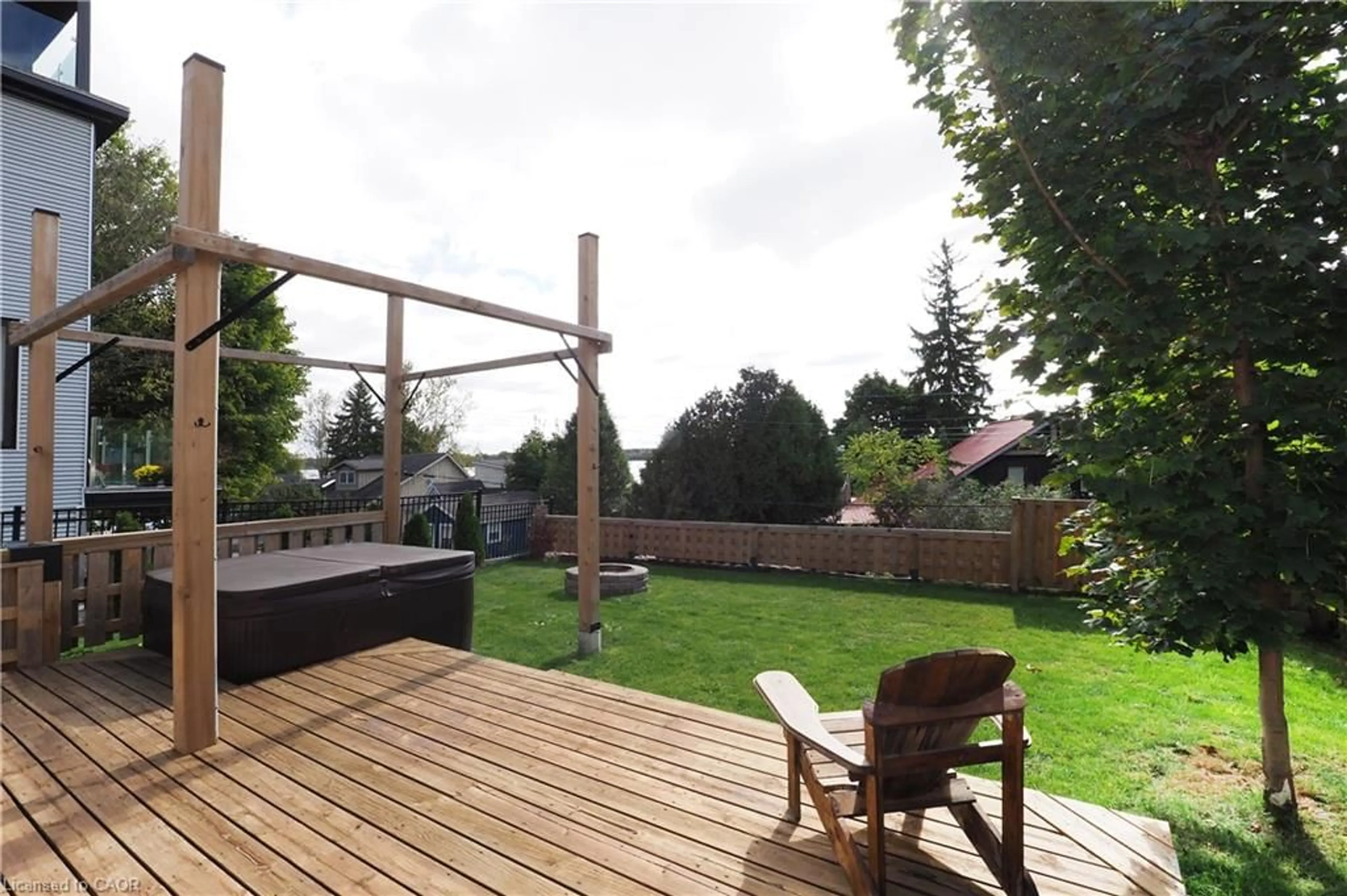 Patio, unknown for 50 Holly Trail, Puslinch Ontario N3C 2V4