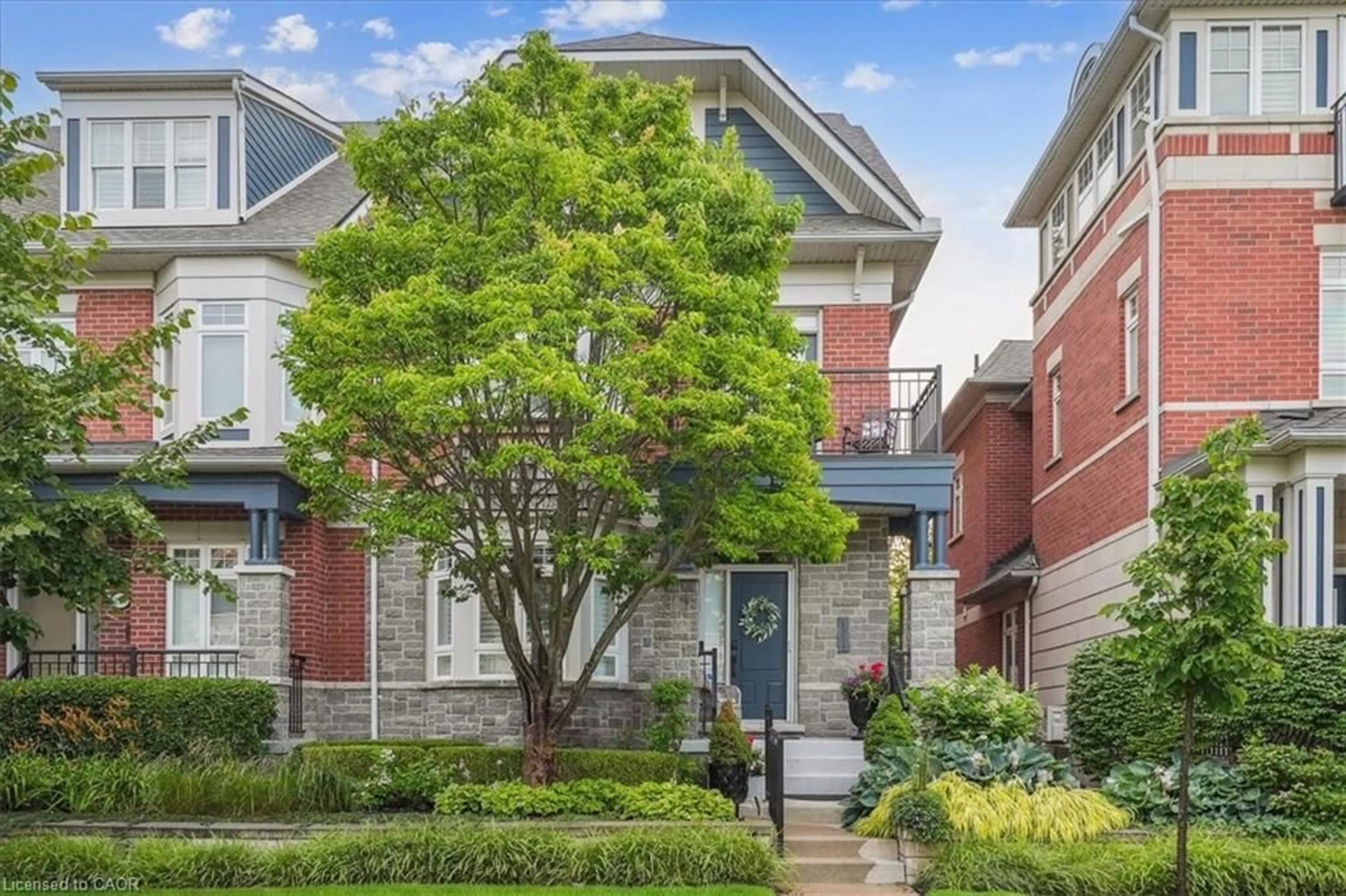 Home with brick exterior material, street for 111 St. Lawrence Dr, Mississauga Ontario L5G 4V2