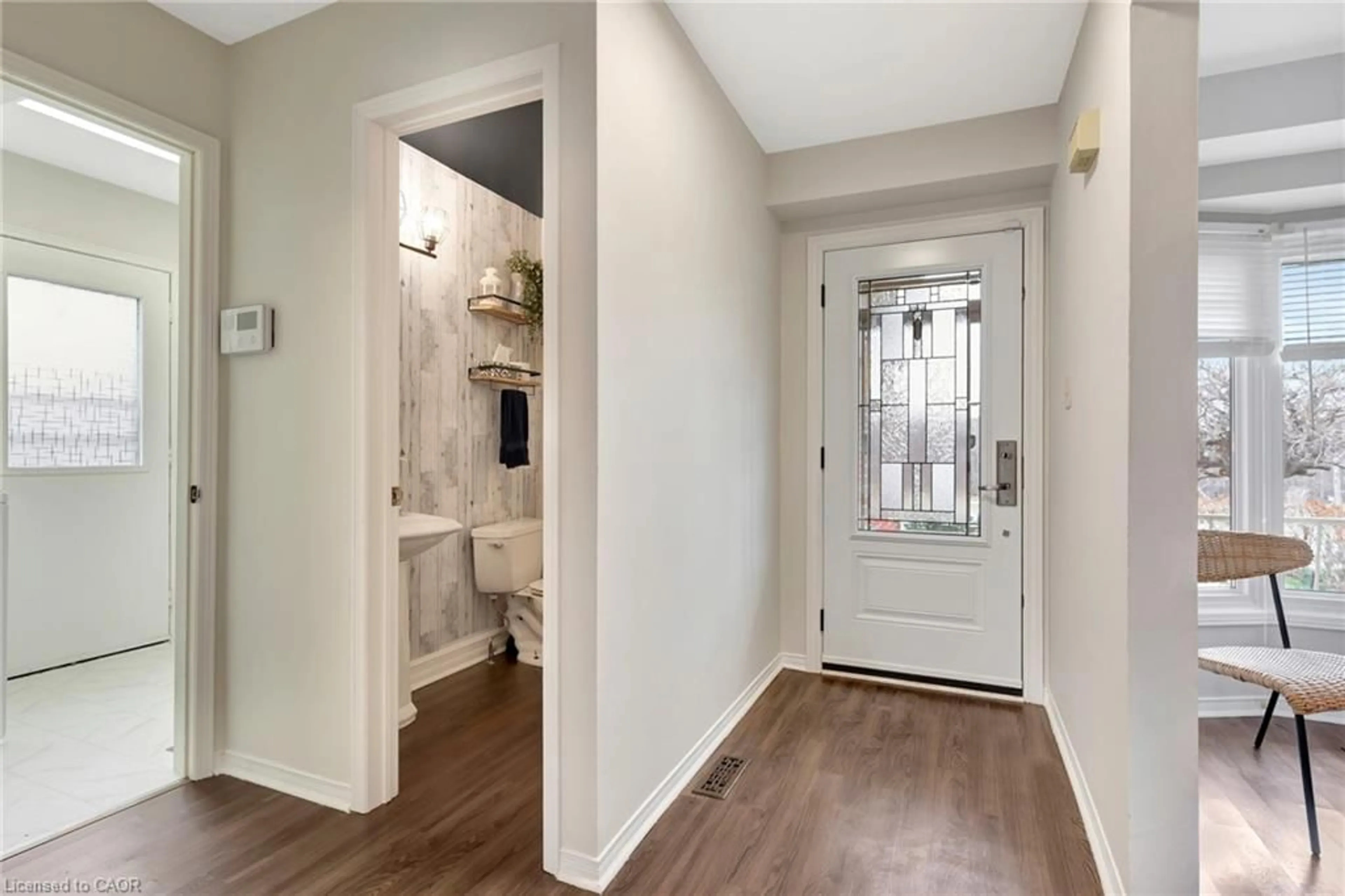 Indoor entryway for 2427 Headon Forest Dr, Burlington Ontario L7M 3K7