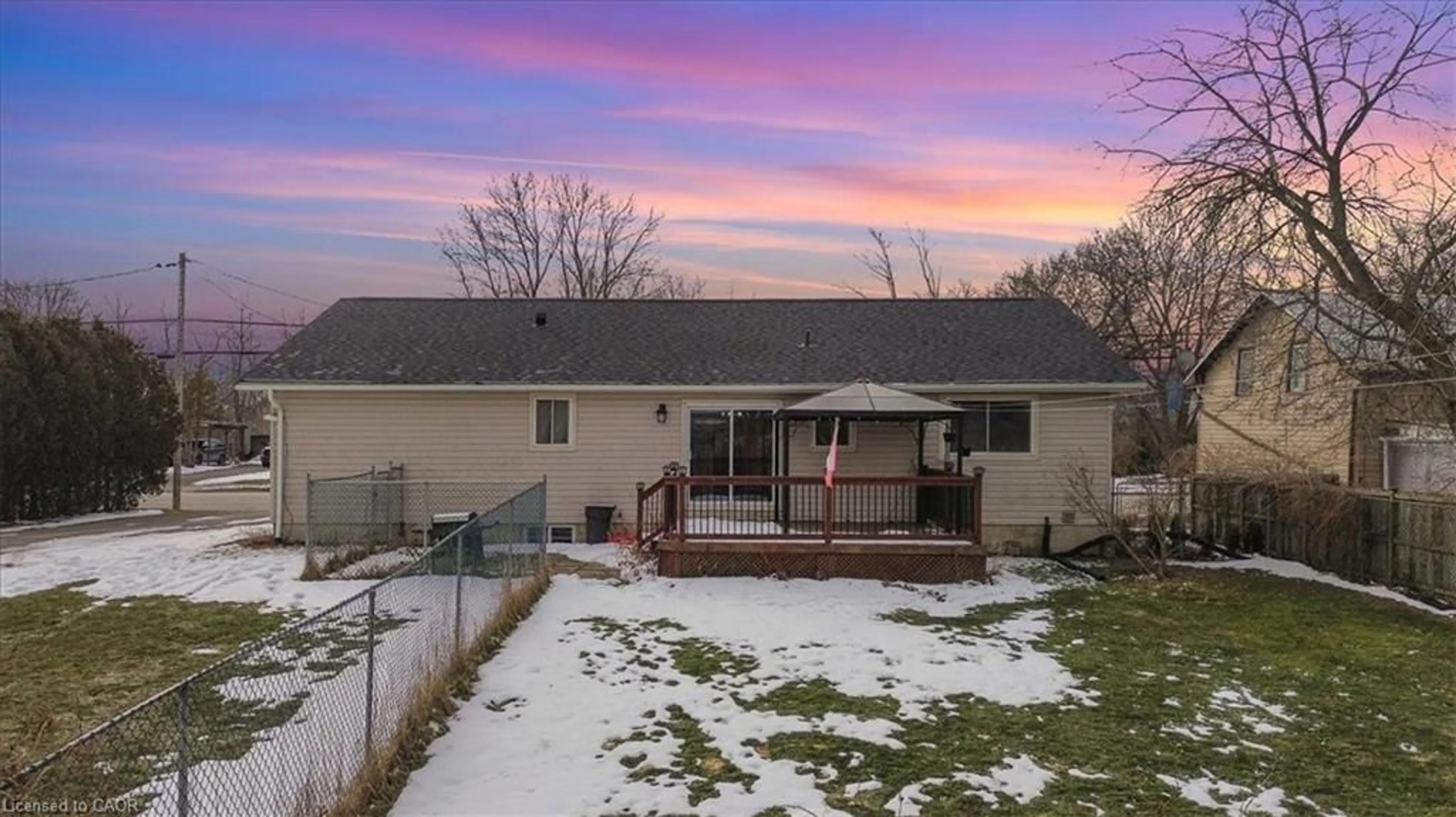 A pic from outside/outdoor area/front of a property/back of a property/a pic from drone, mountain view for 12 Main St, Selkirk Ontario N0A 1P0