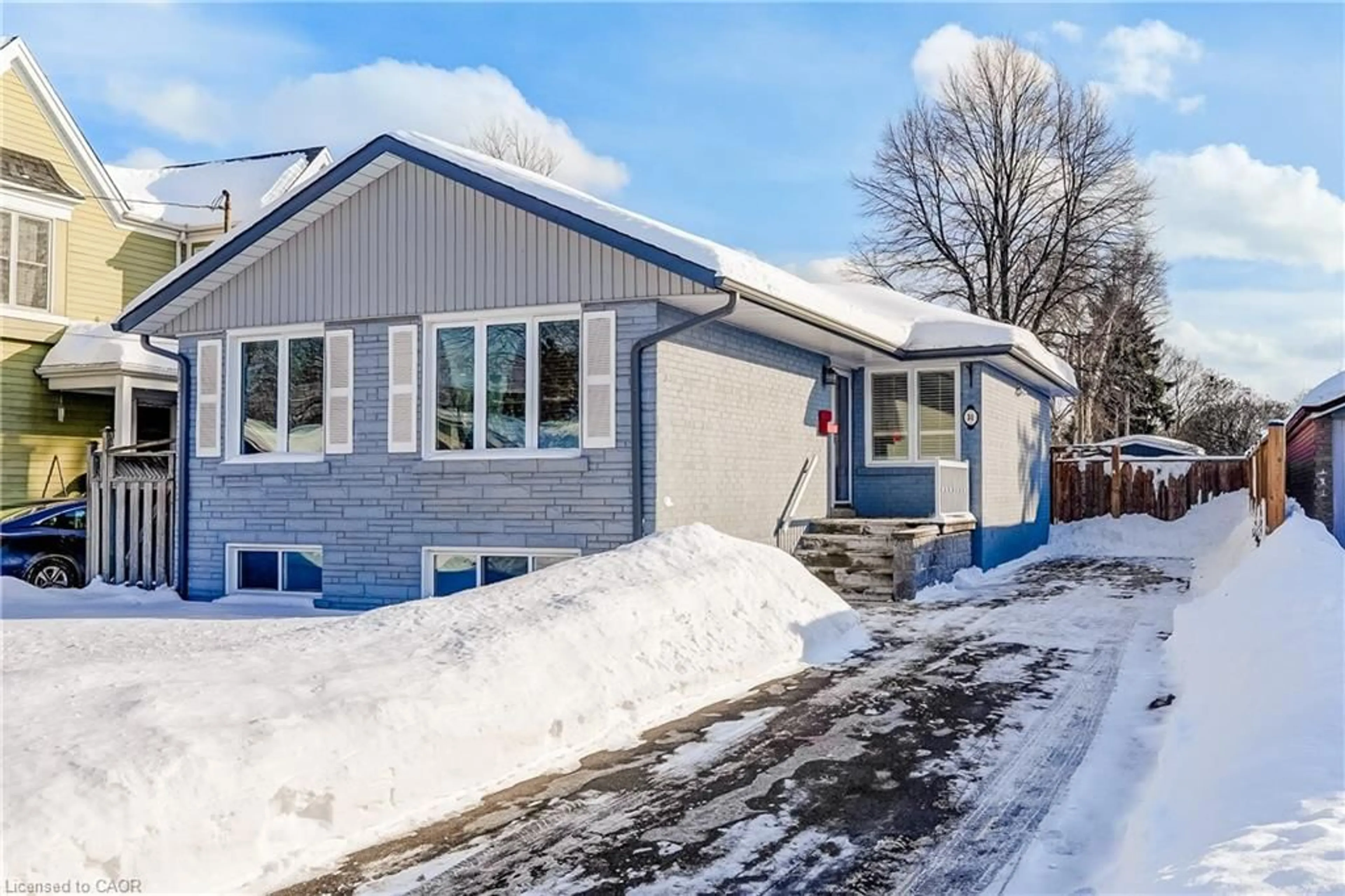 Home with vinyl exterior material, street for 31 Paragon Rd, Toronto Ontario M9R 1J7