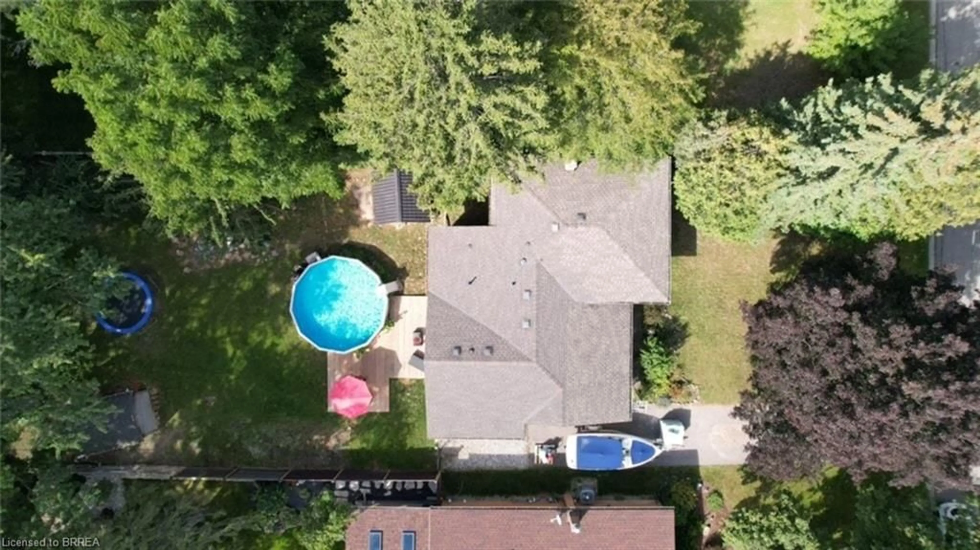 A pic from outside/outdoor area/front of a property/back of a property/a pic from drone, unknown for 58 Kinnard Rd, Brantford Ontario N3T 1P9
