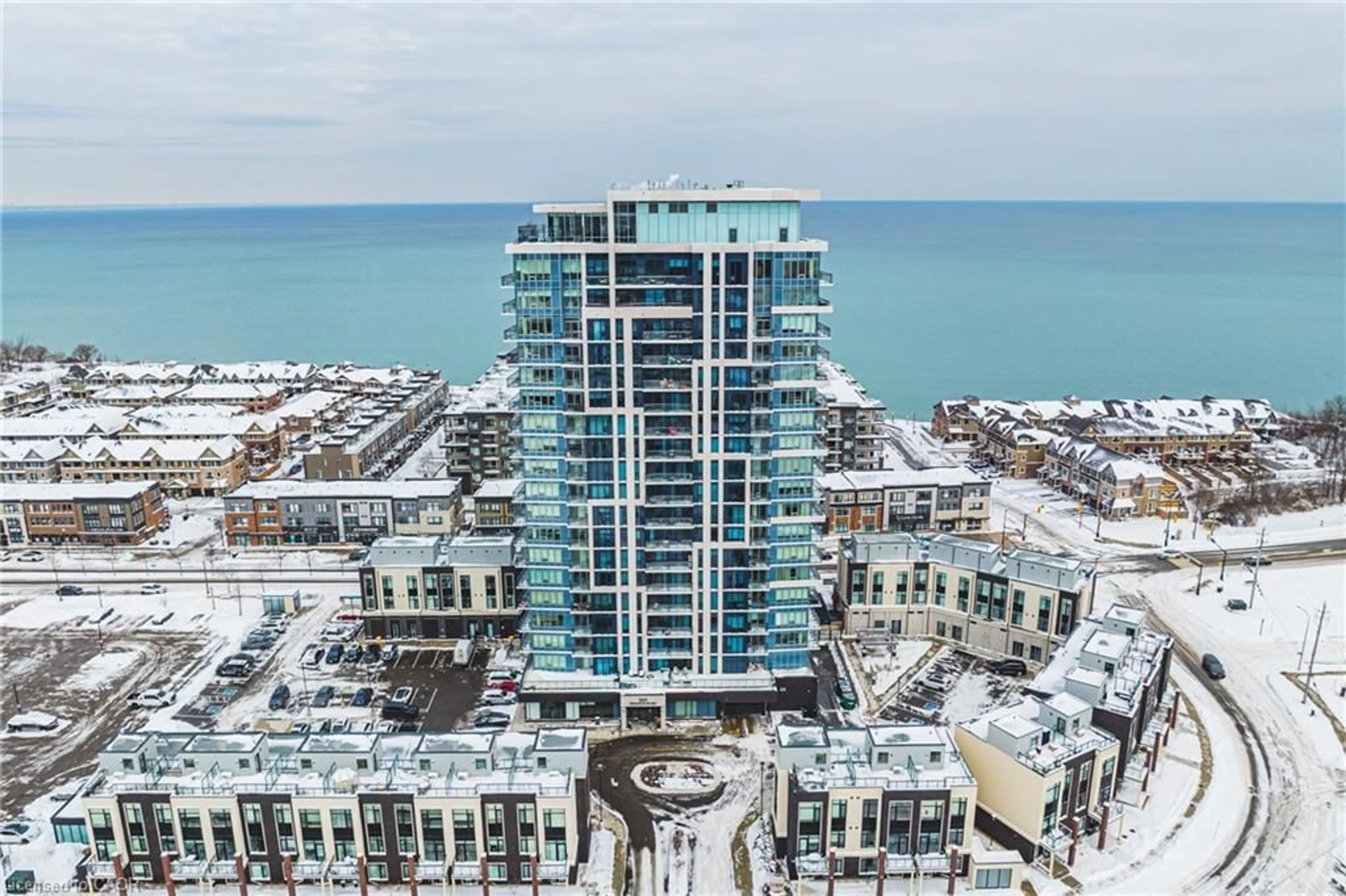 A pic from outside/outdoor area/front of a property/back of a property/a pic from drone, city buildings view from balcony for 385 Winston Rd #1710, Grimsby Ontario L3M 4E8
