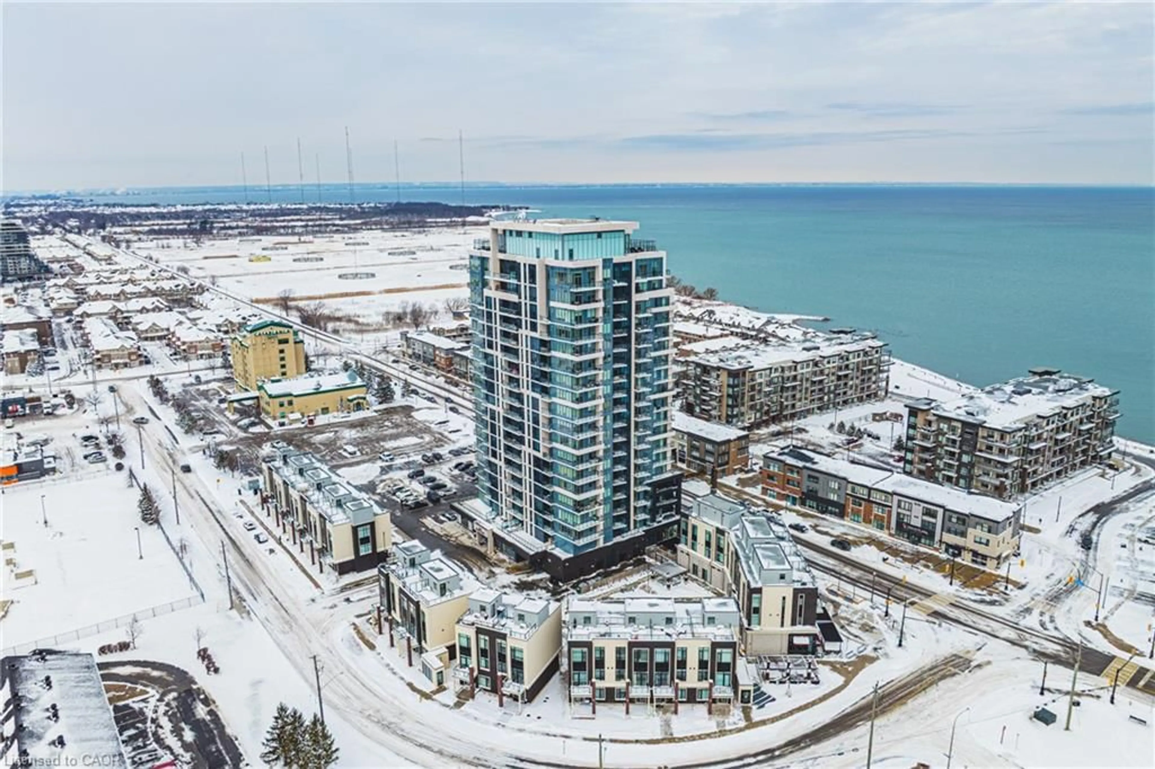 A pic from outside/outdoor area/front of a property/back of a property/a pic from drone, unknown for 385 Winston Rd #1710, Grimsby Ontario L3M 4E8