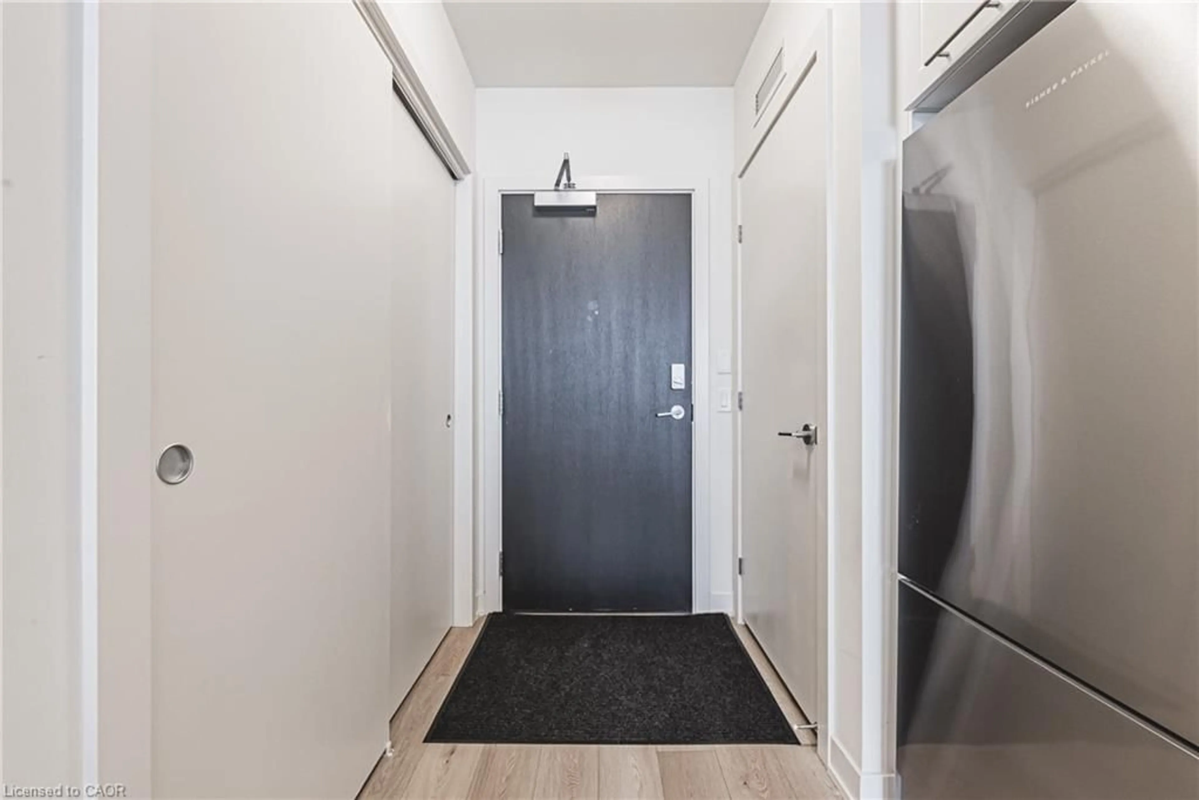 Indoor entryway for 385 Winston Rd #1710, Grimsby Ontario L3M 4E8