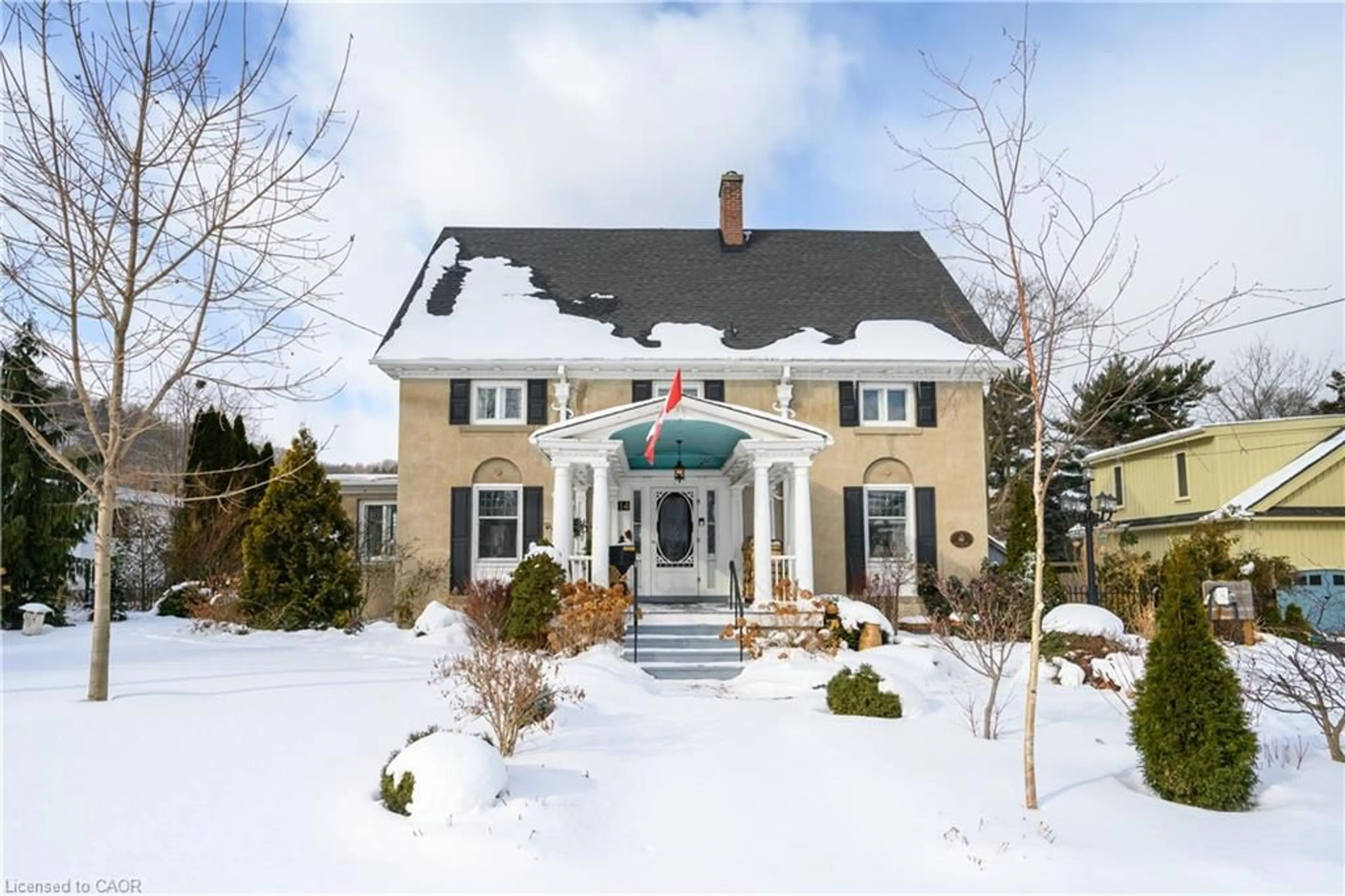 Unknown for 14 Robinson St, Grimsby Ontario L3M 3C4