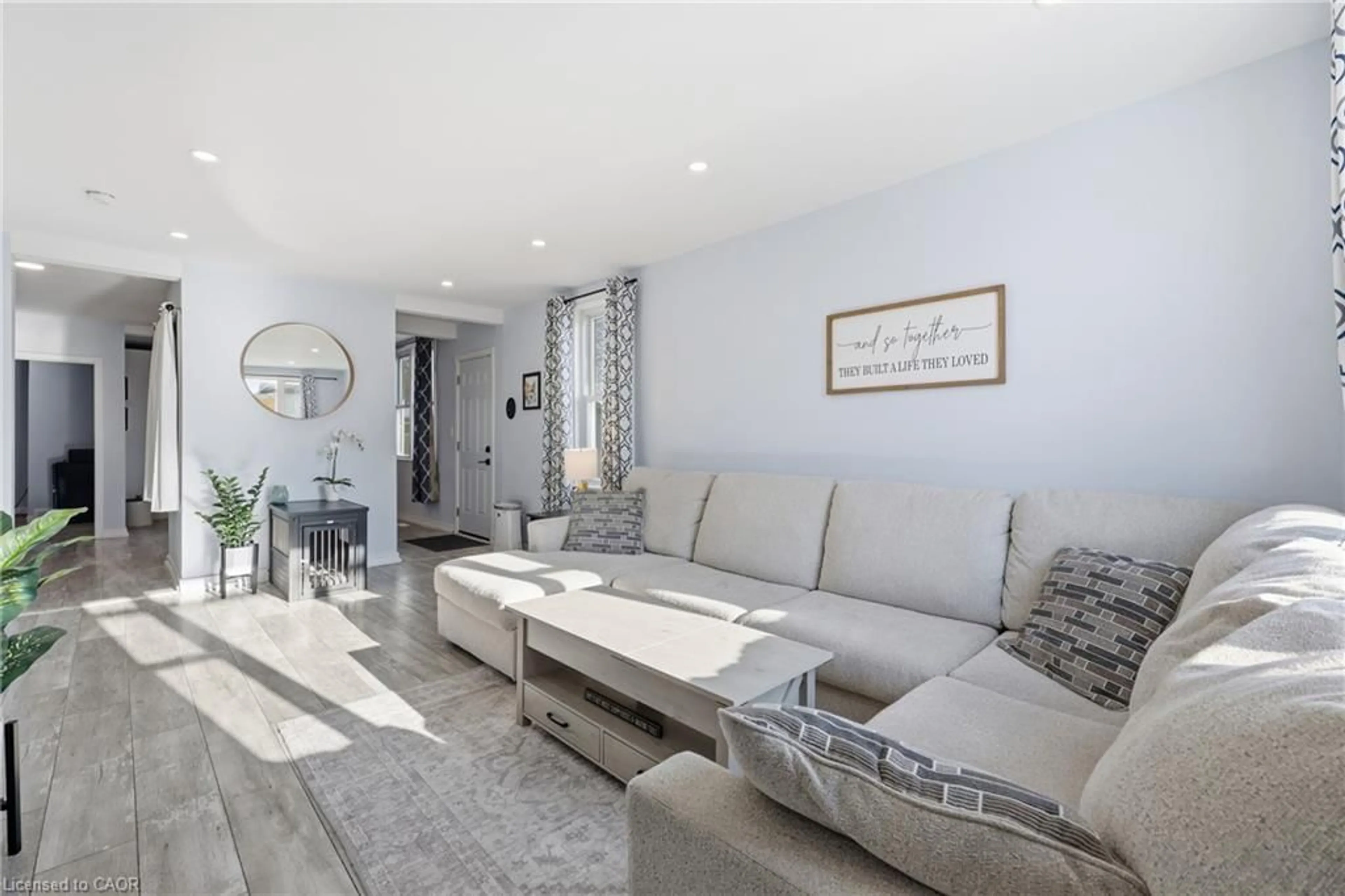 Living room with furniture, unknown for 51 Norfolk Ave, Cambridge Ontario N1R 3T7