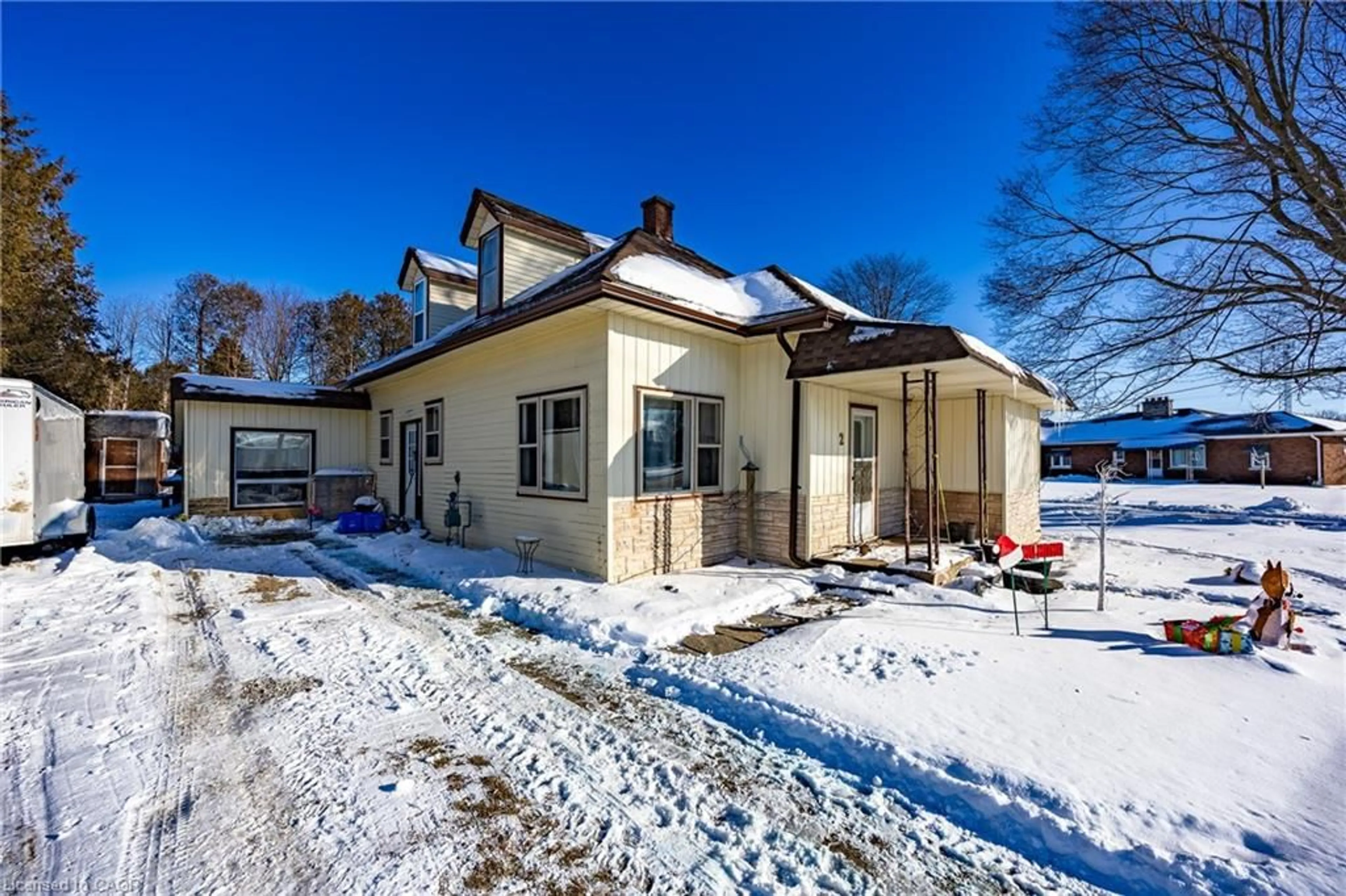 Unknown for 2 North St, Courtland Ontario N0J 1E0