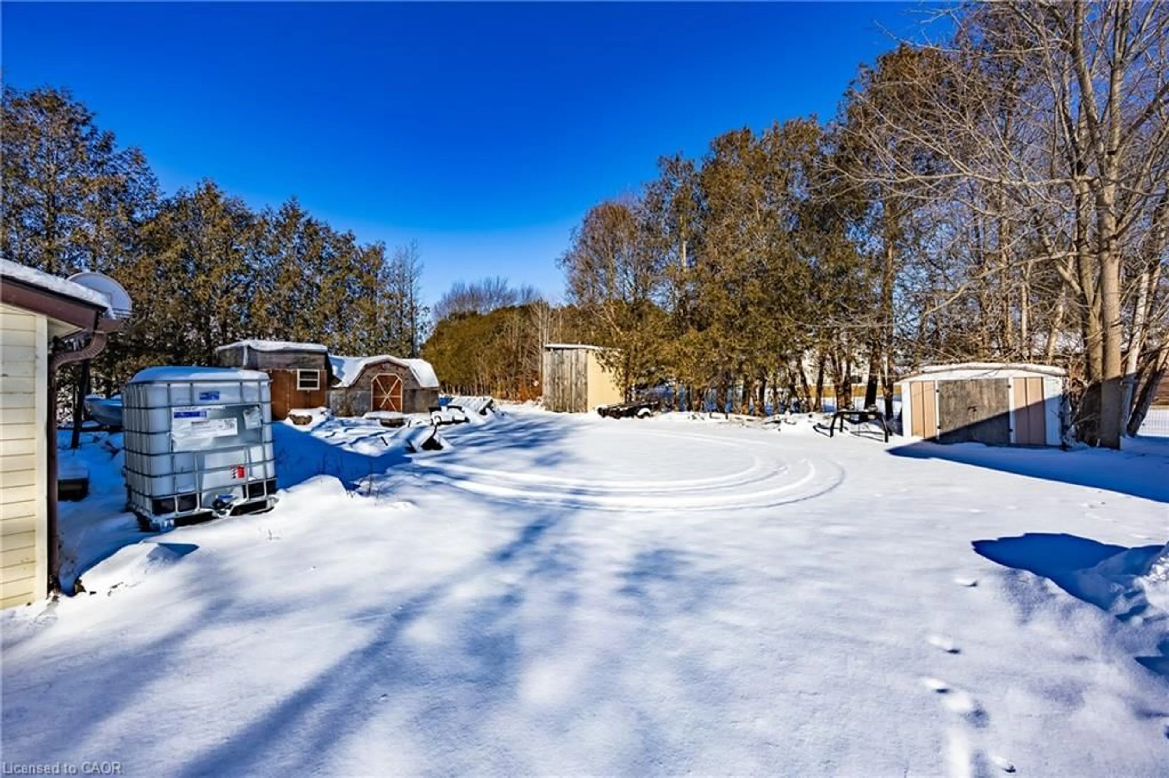 A pic from outside/outdoor area/front of a property/back of a property/a pic from drone, street for 2 North St, Courtland Ontario N0J 1E0