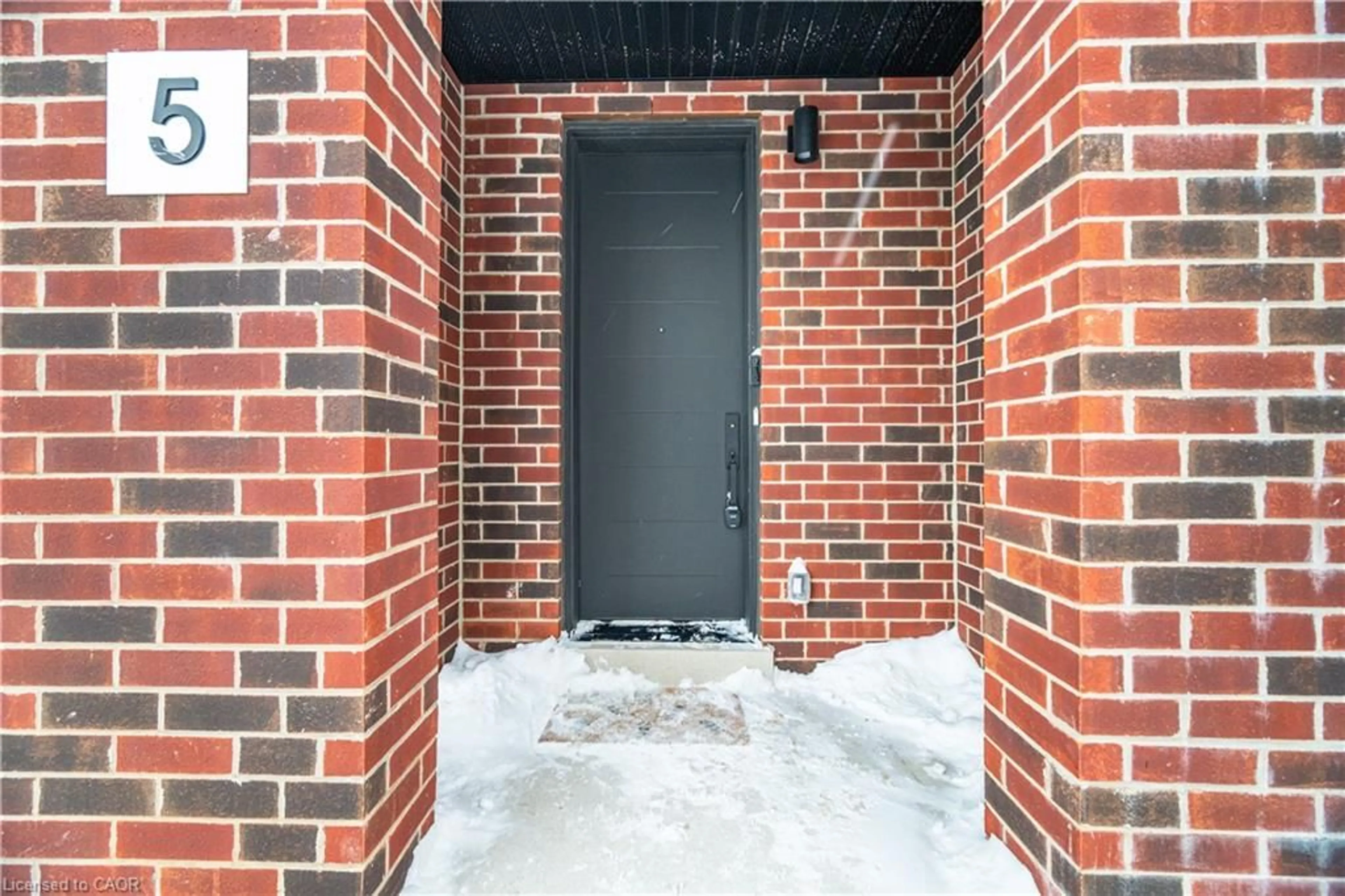 Home with brick exterior material, street for 5 Taylor Crt, Peel Ontario L7E 2R7