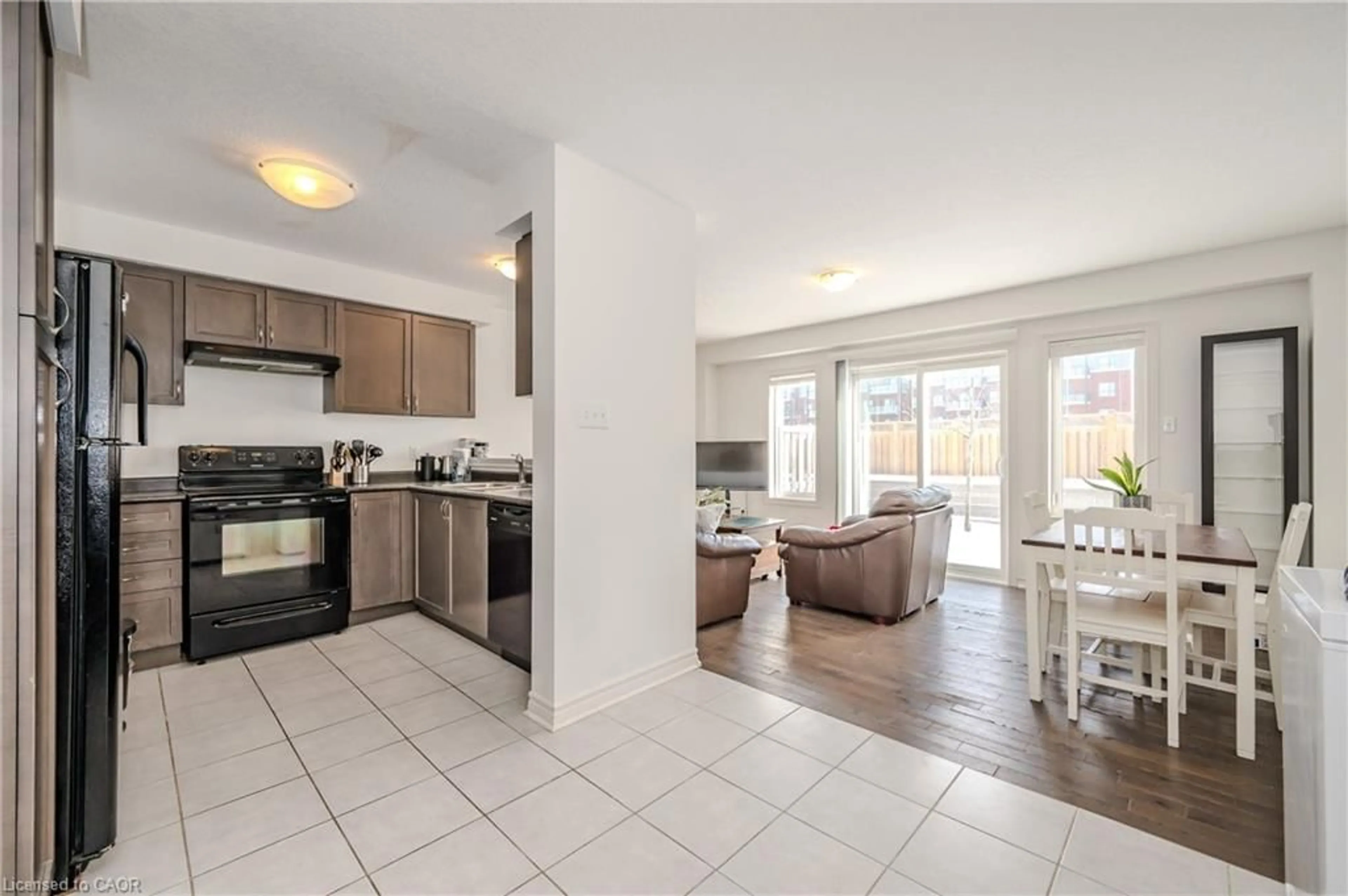 Open concept kitchen, ceramic/tile floor for 23 Kingsbury Sq #23, Guelph Ontario N1L 0K6