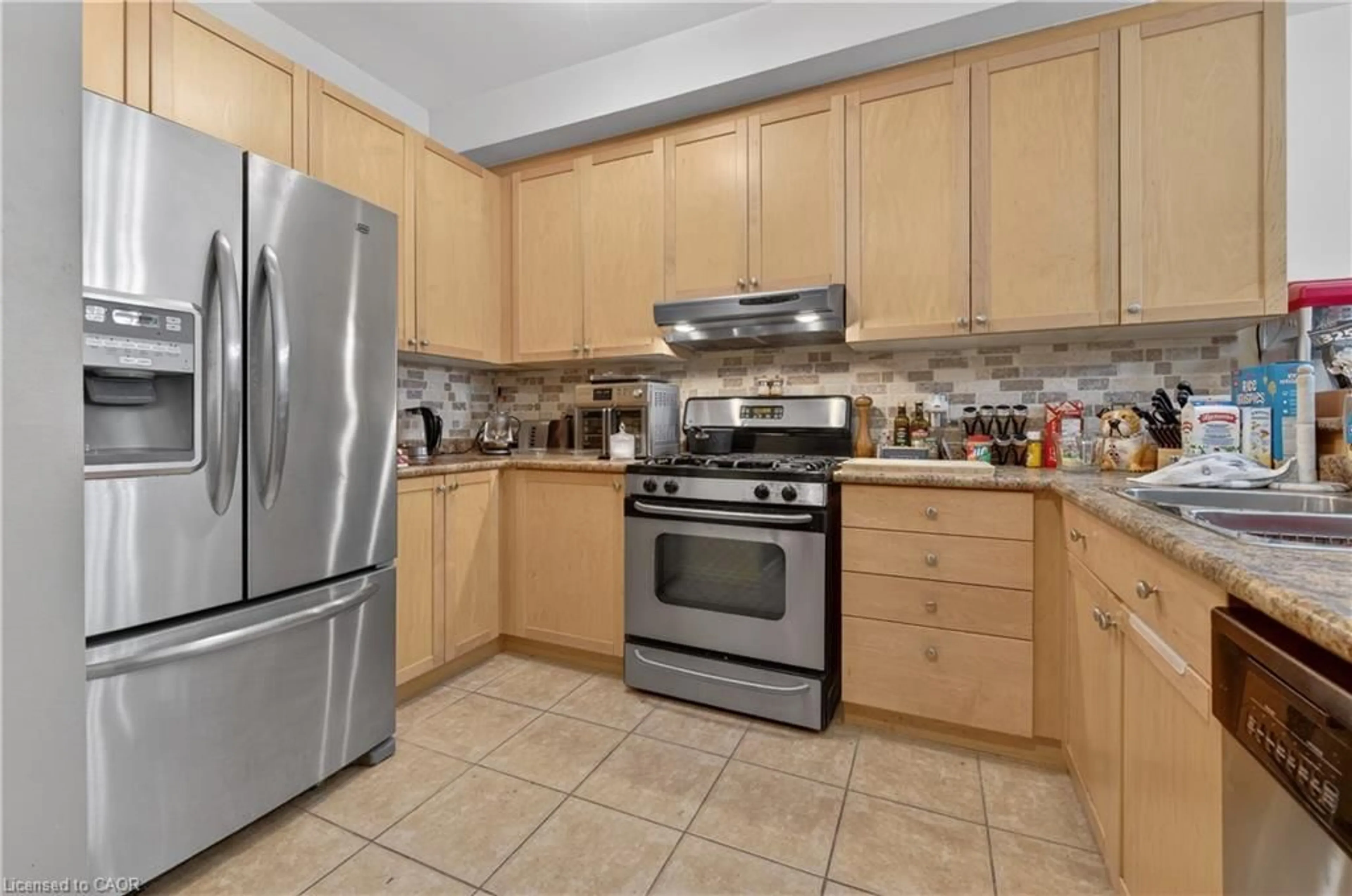 Standard kitchen, ceramic/tile floor for 69 Westhampton Way, Hamilton Ontario L8E 6C5