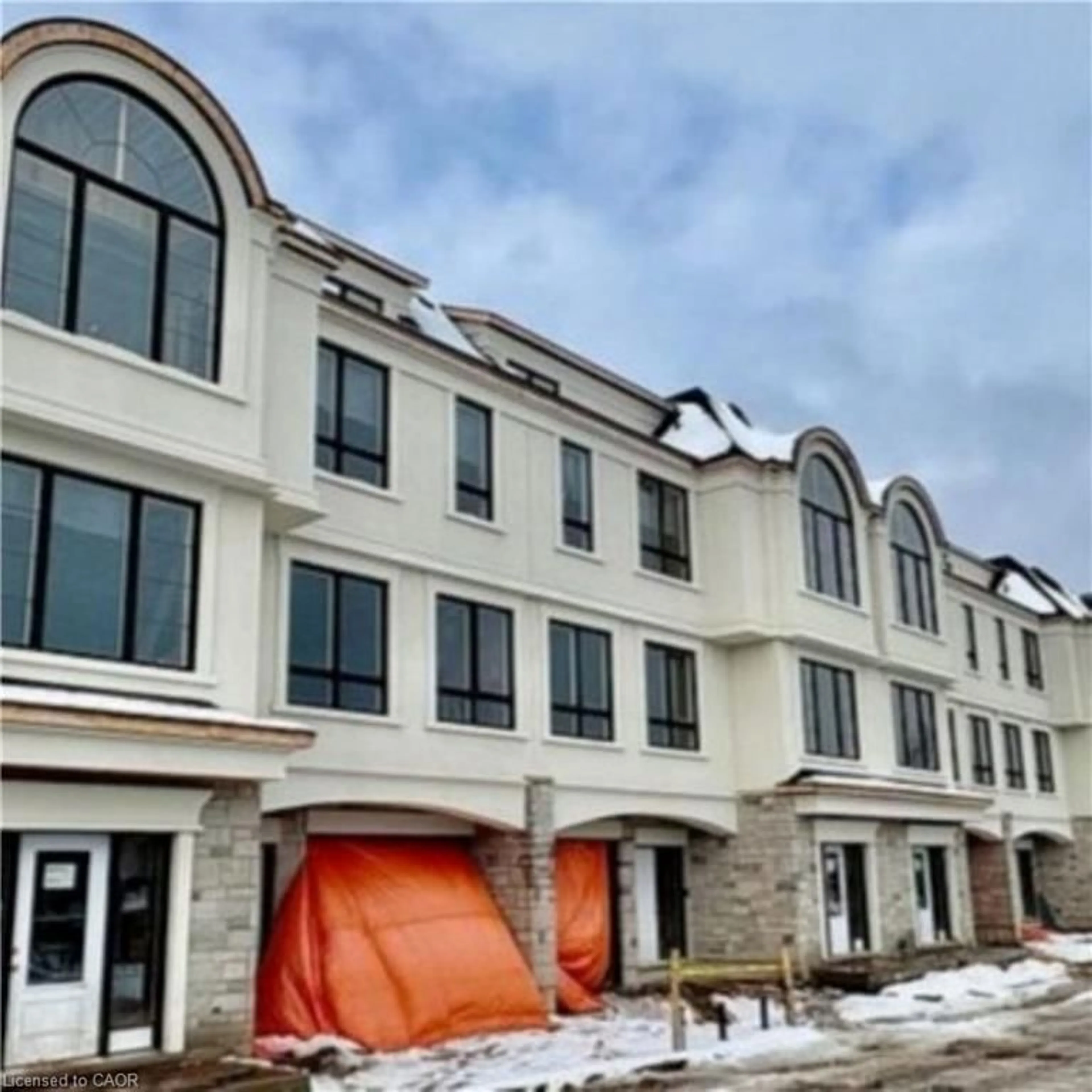 Unknown for 15 Lake St #TH3, Grimsby Ontario L3M 2G4