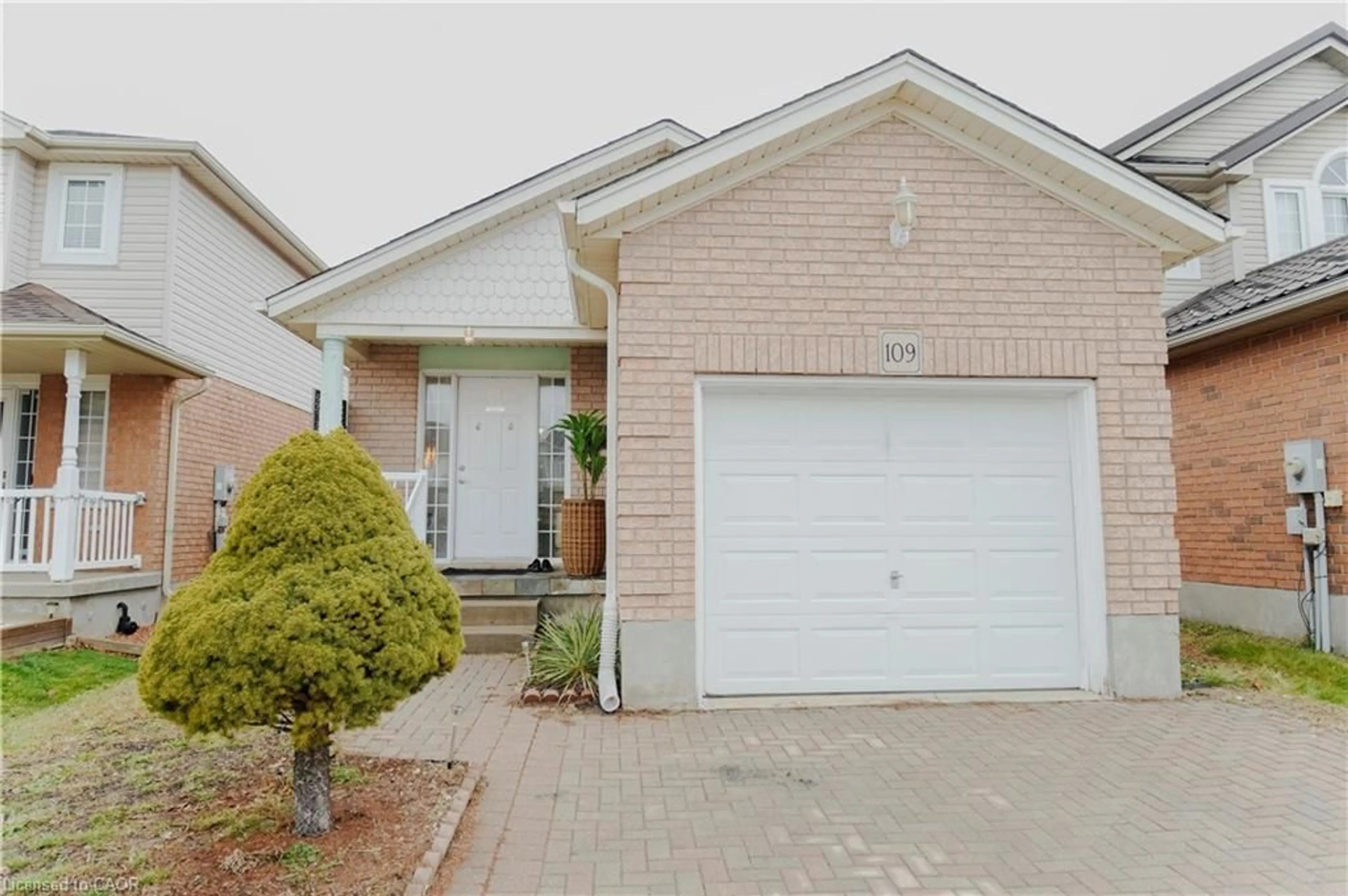 Home with brick exterior material, street for 109 Green Gate Blvd, Cambridge Ontario N1T 2E2