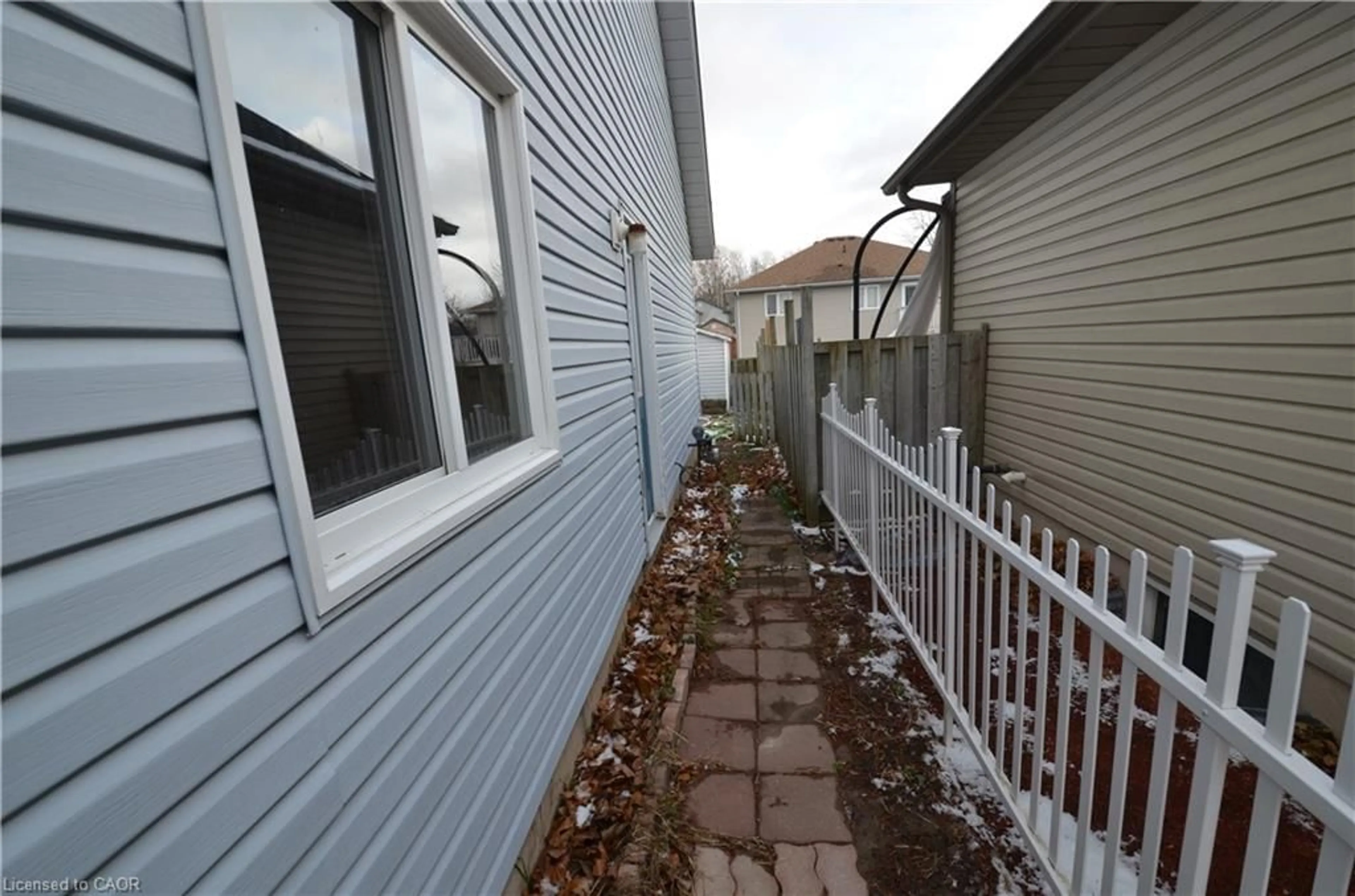 Patio, street for 1211 Tamarac St, Dunnville Ontario N1A 3G6