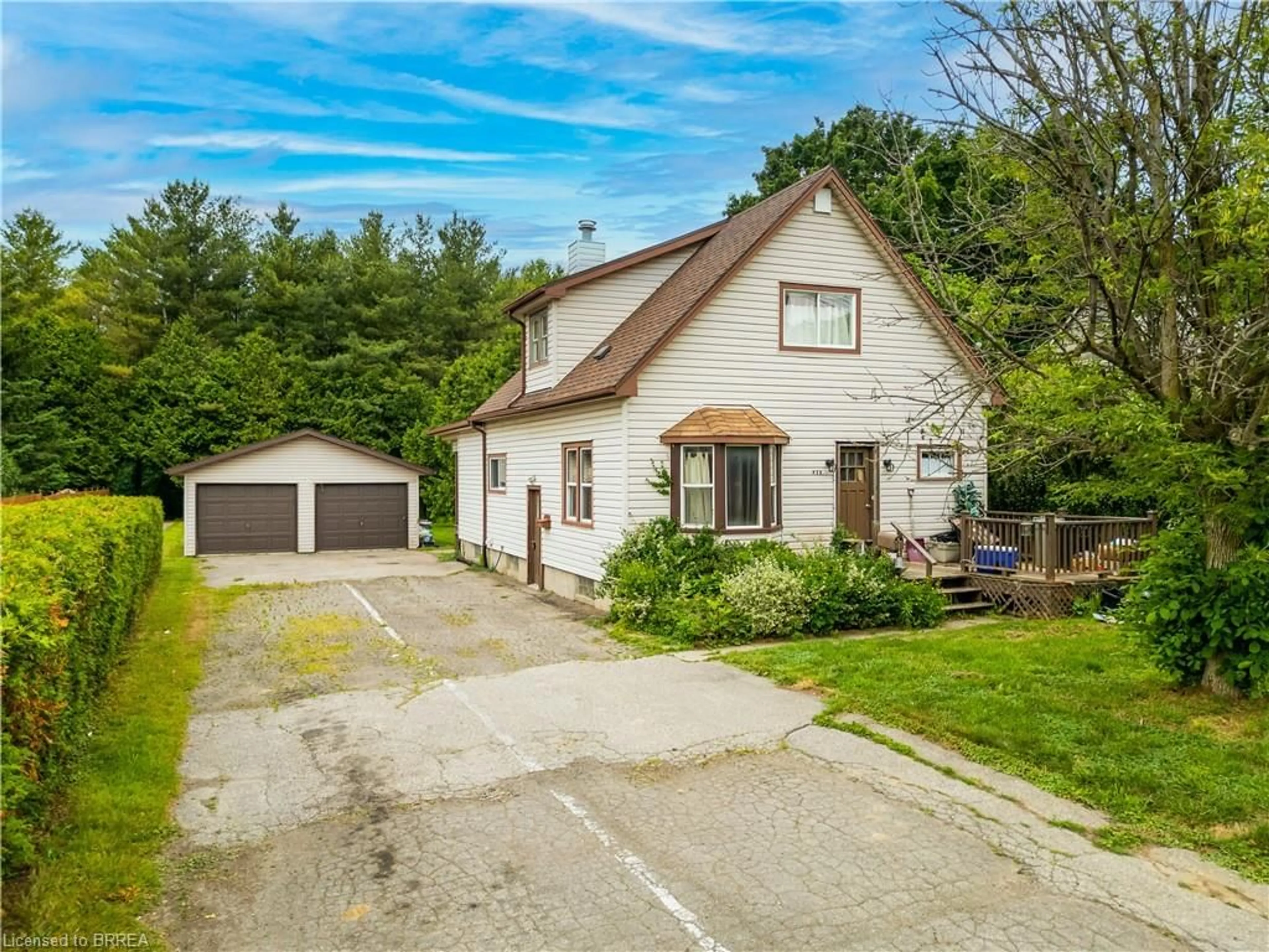 A pic from outside/outdoor area/front of a property/back of a property/a pic from drone, street for 978 Norfolk St, Simcoe Ontario N3Y 3R8