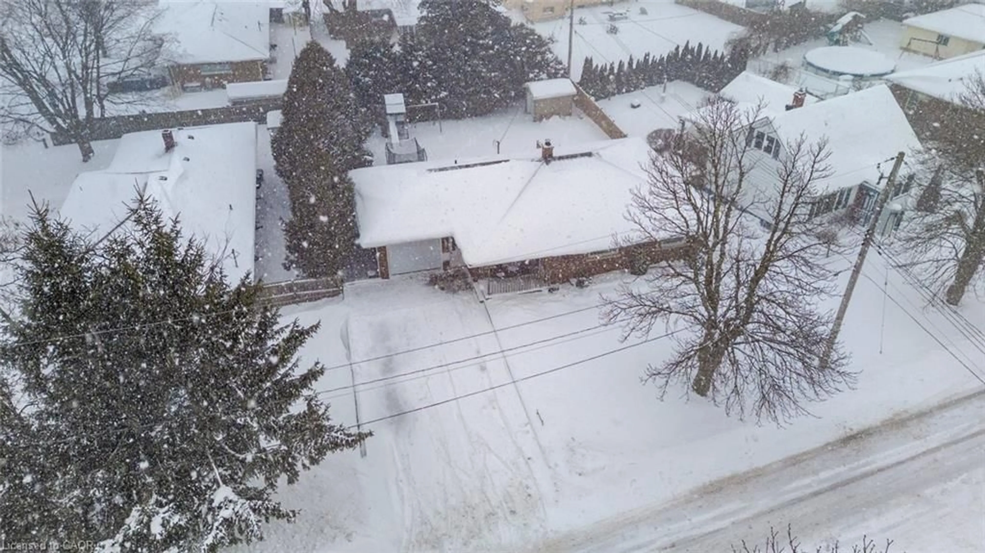 A pic from outside/outdoor area/front of a property/back of a property/a pic from drone, street for 456 Churchill Ave, Delhi Ontario N4B 2P9