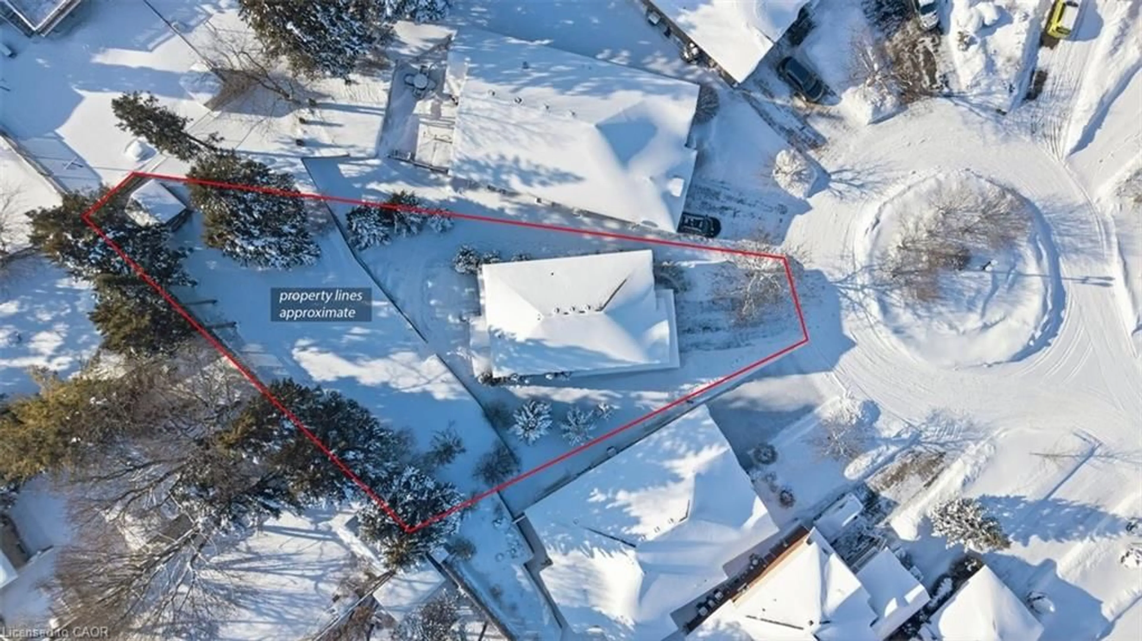 A pic from outside/outdoor area/front of a property/back of a property/a pic from drone, street for 47 Huntington Pl, Kitchener Ontario N2M 2Z4