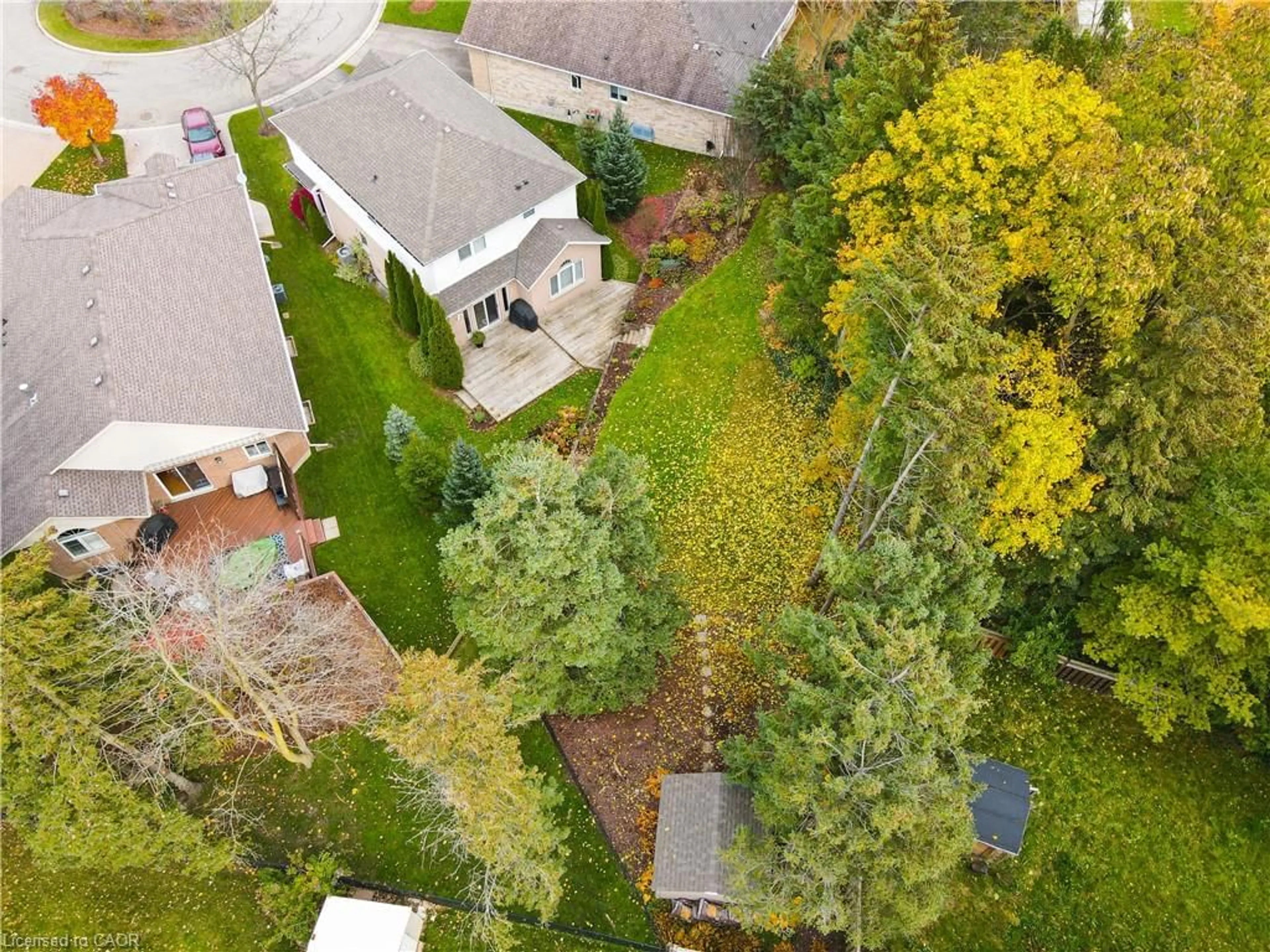 A pic from outside/outdoor area/front of a property/back of a property/a pic from drone, street for 47 Huntington Pl, Kitchener Ontario N2M 2Z4