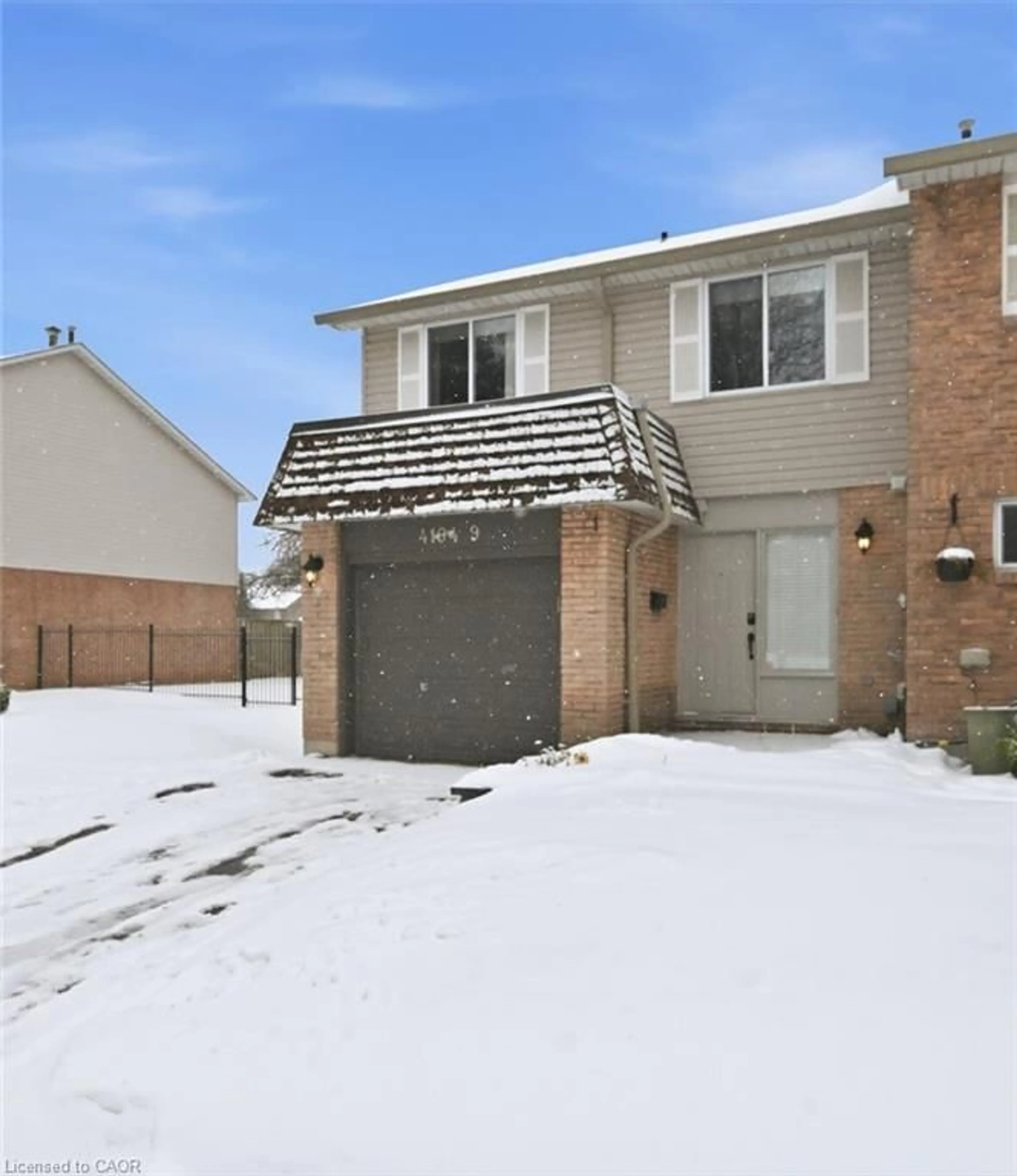 Home with brick exterior material, street for 4194 Longmoor Dr #9, Burlington Ontario L7L 5E3