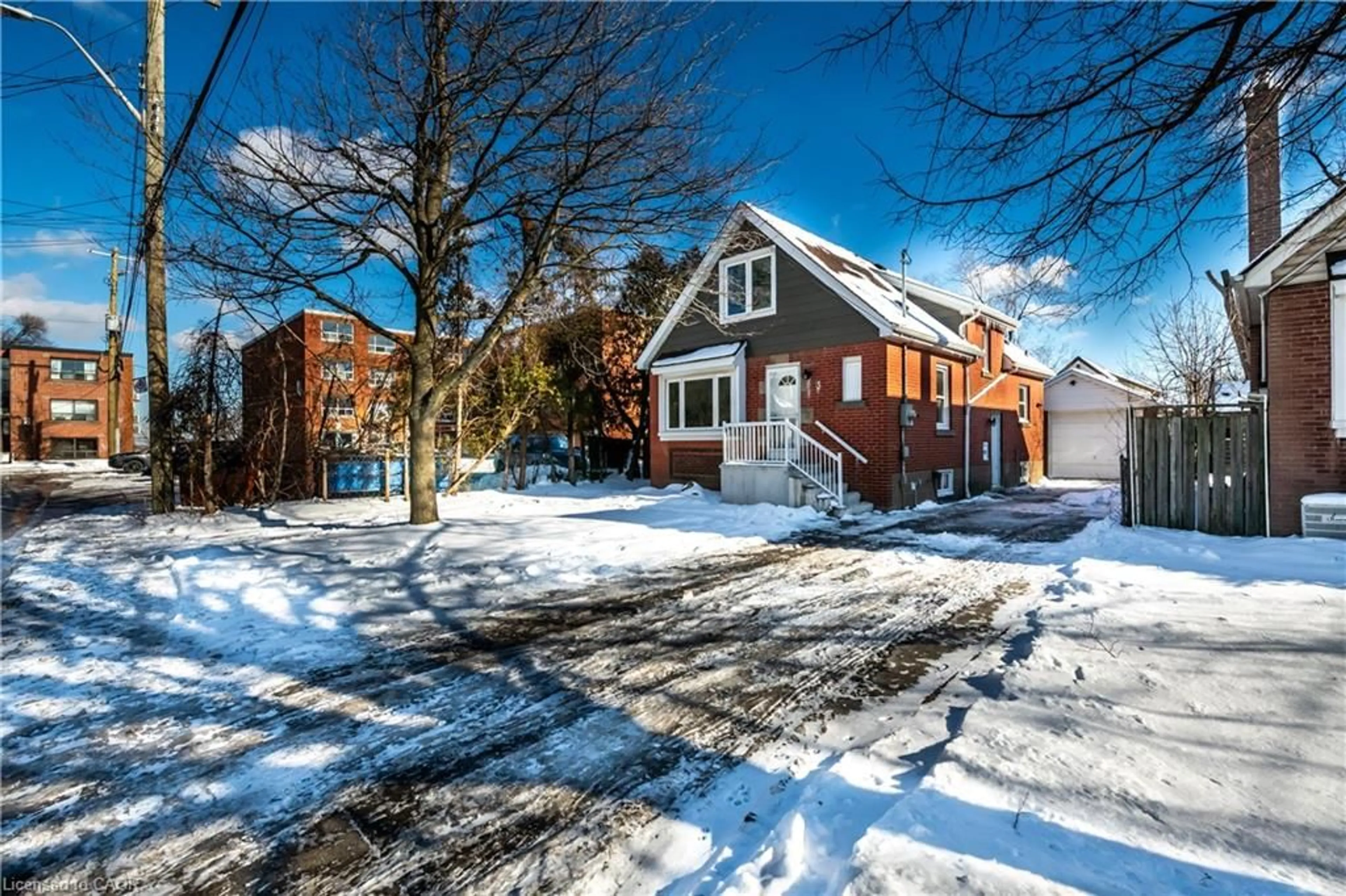 Unknown for 3 East 35th St, Hamilton Ontario L8V 3X5