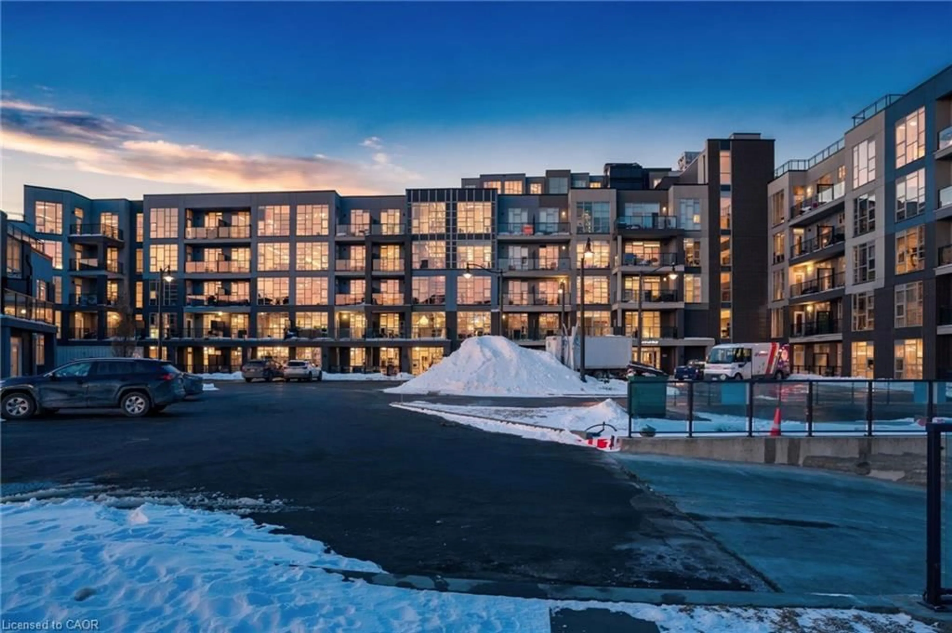 Unknown for 10 Concord Pl #205, Grimsby Ontario L3M 0G6