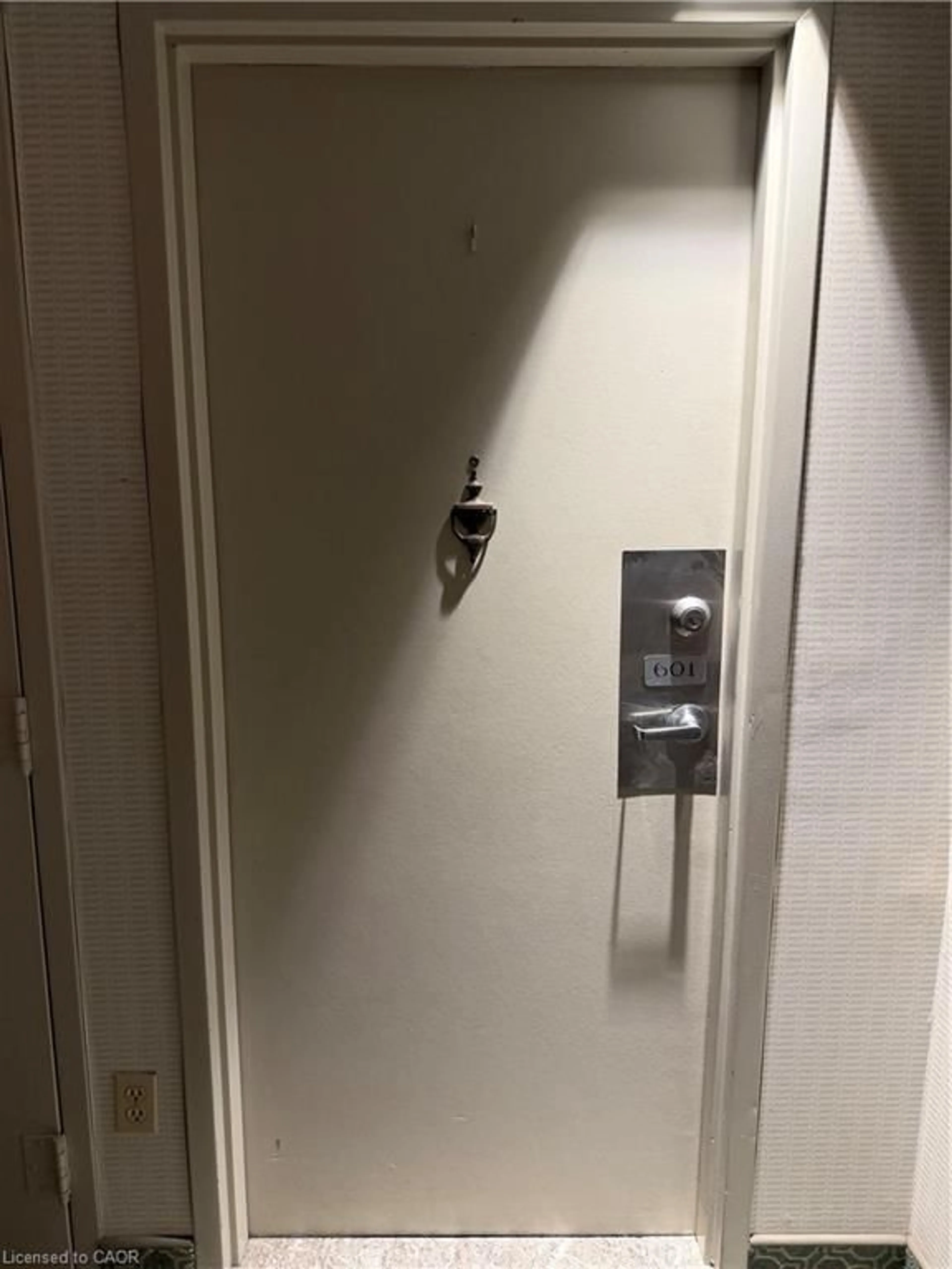 A pic of a room for 20 Speers Rd #601, Oakville Ontario L6K 3R5