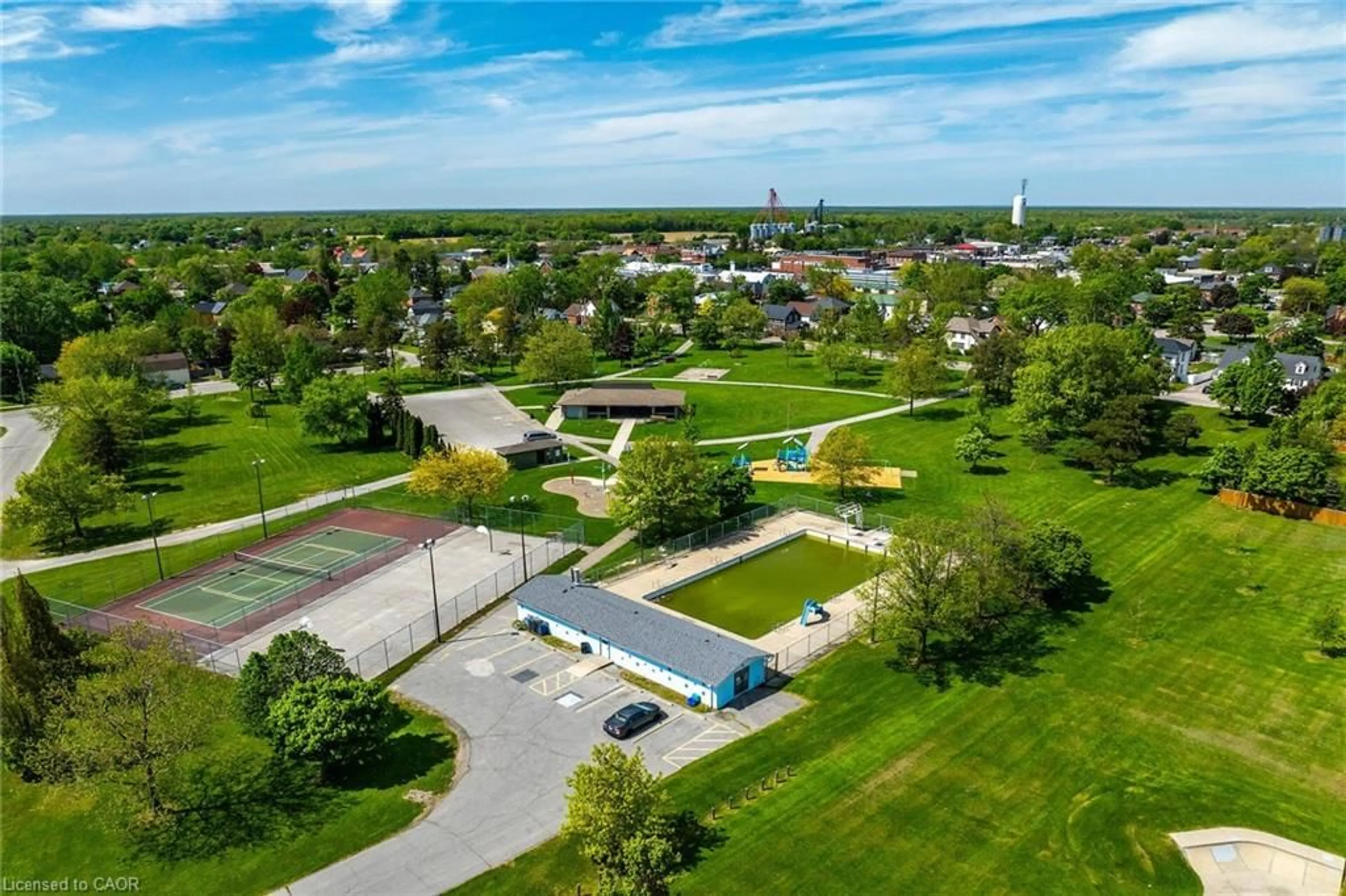 A pic from outside/outdoor area/front of a property/back of a property/a pic from drone, street for 48 Alma St, Hagersville Ontario N0A 1H0