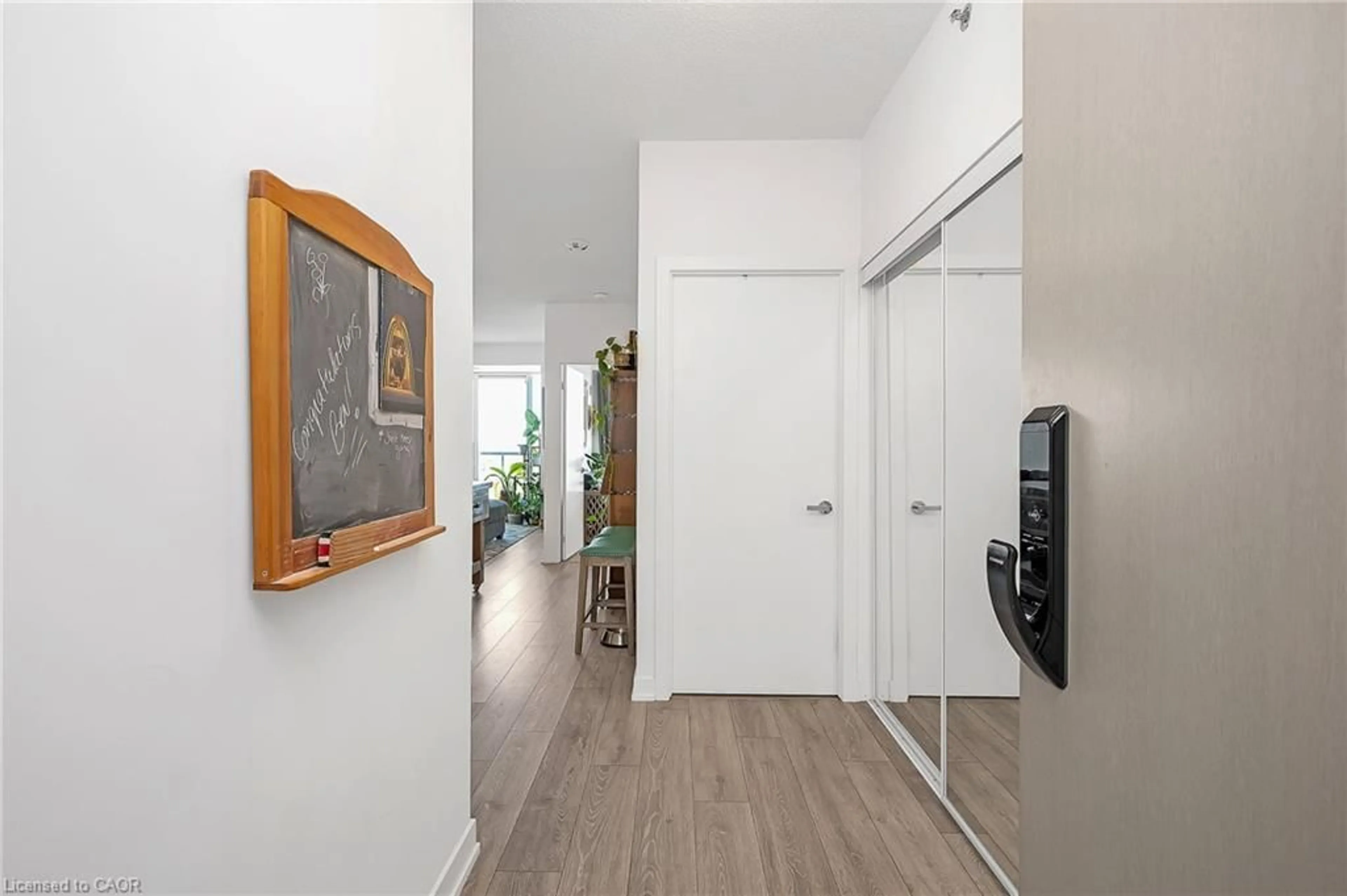 Indoor entryway for 3200 Dakota Common #1011, Burlington Ontario L7M 2A7