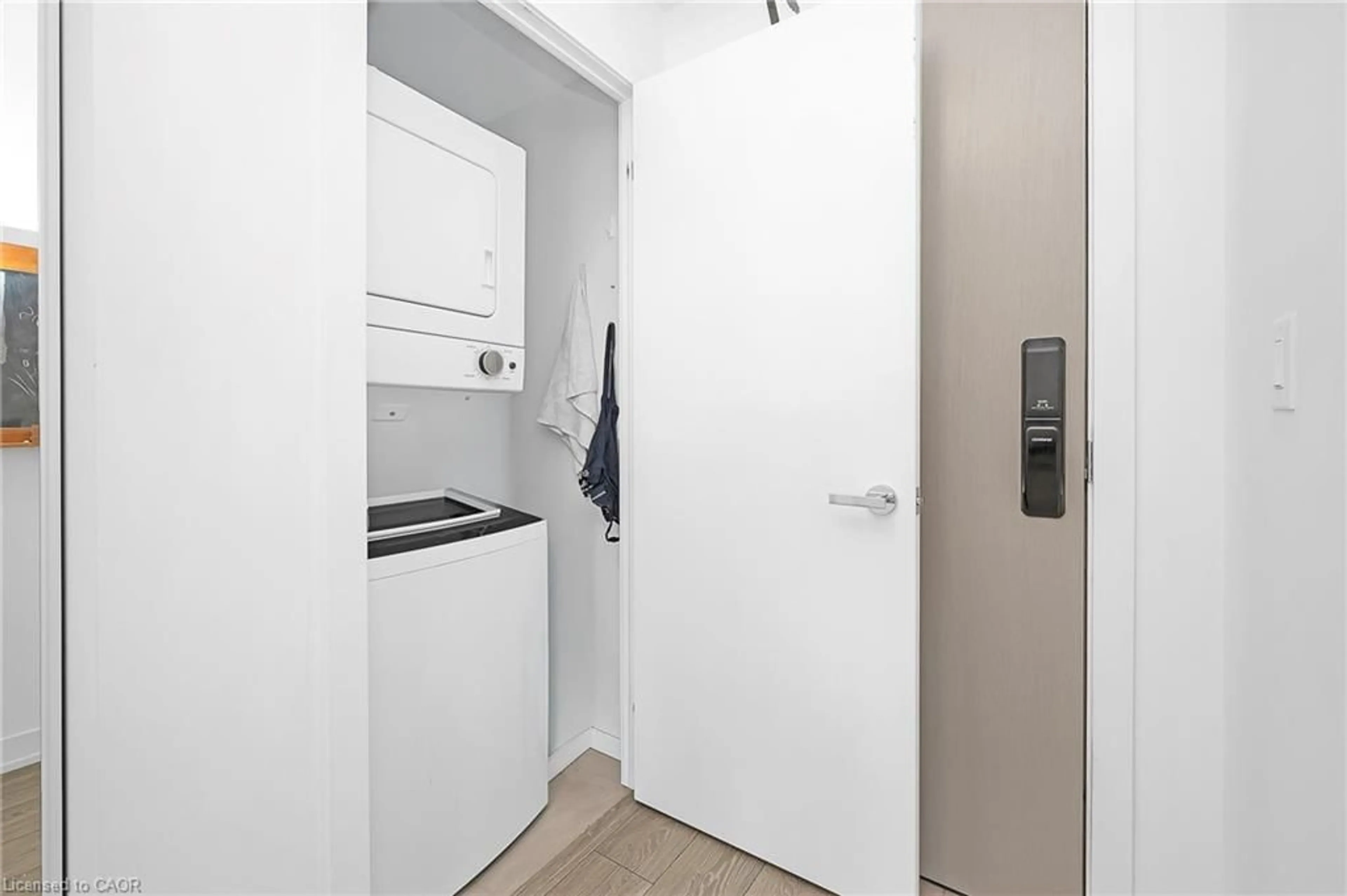 Unknown for 3200 Dakota Common #1011, Burlington Ontario L7M 2A7