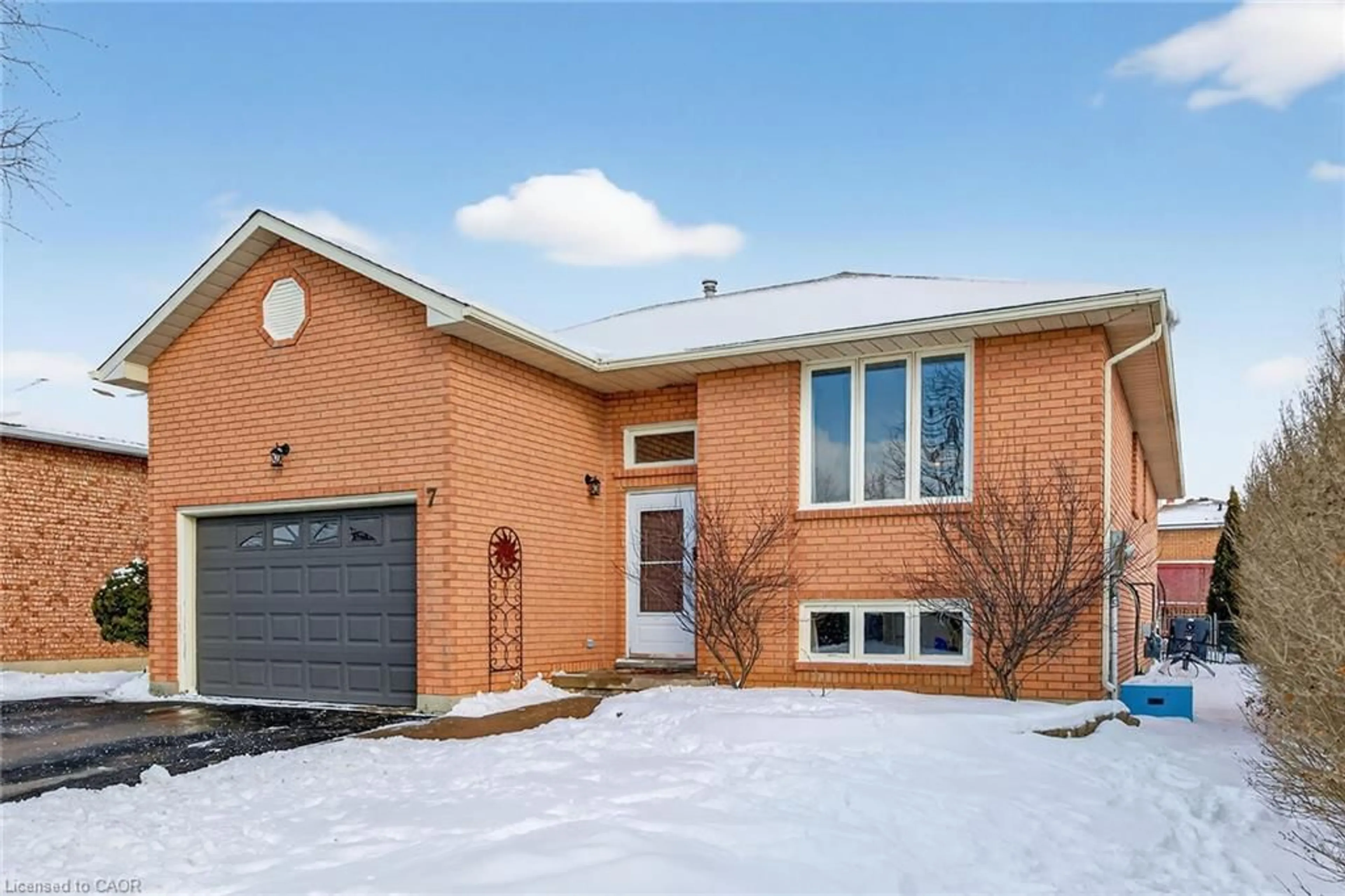 Home with brick exterior material, street for 7 Country Club Rd, Cayuga Ontario N0A 1E0