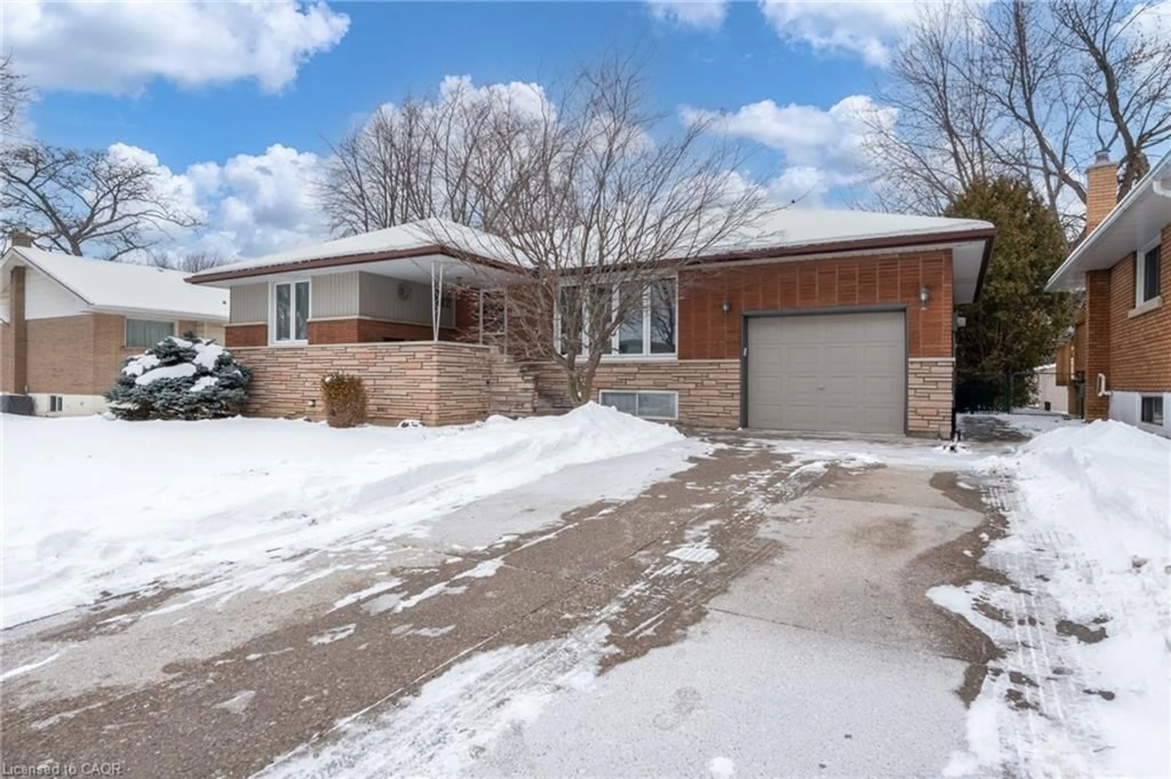 Home with brick exterior material, street for 162 Bendamere Ave, Hamilton Ontario L9C 1N5