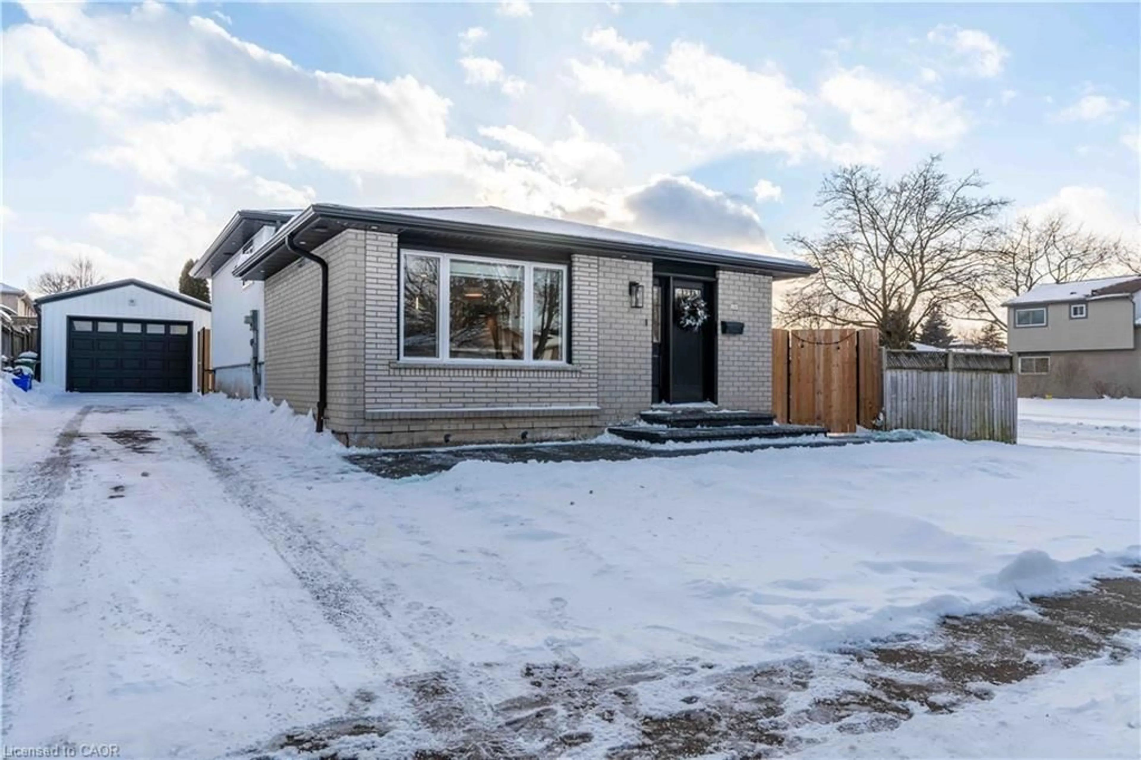 Unknown for 34 William Johnson St, Stoney Creek Ontario L8J 1B6