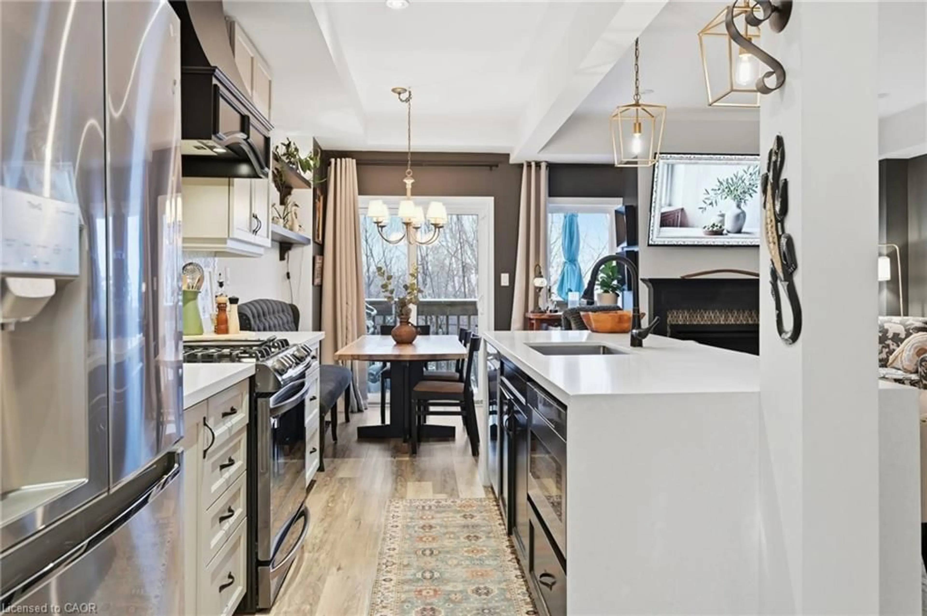 Open concept kitchen, ceramic/tile floor for 3969 Crown Street, Lincoln Ontario L3J 0S7