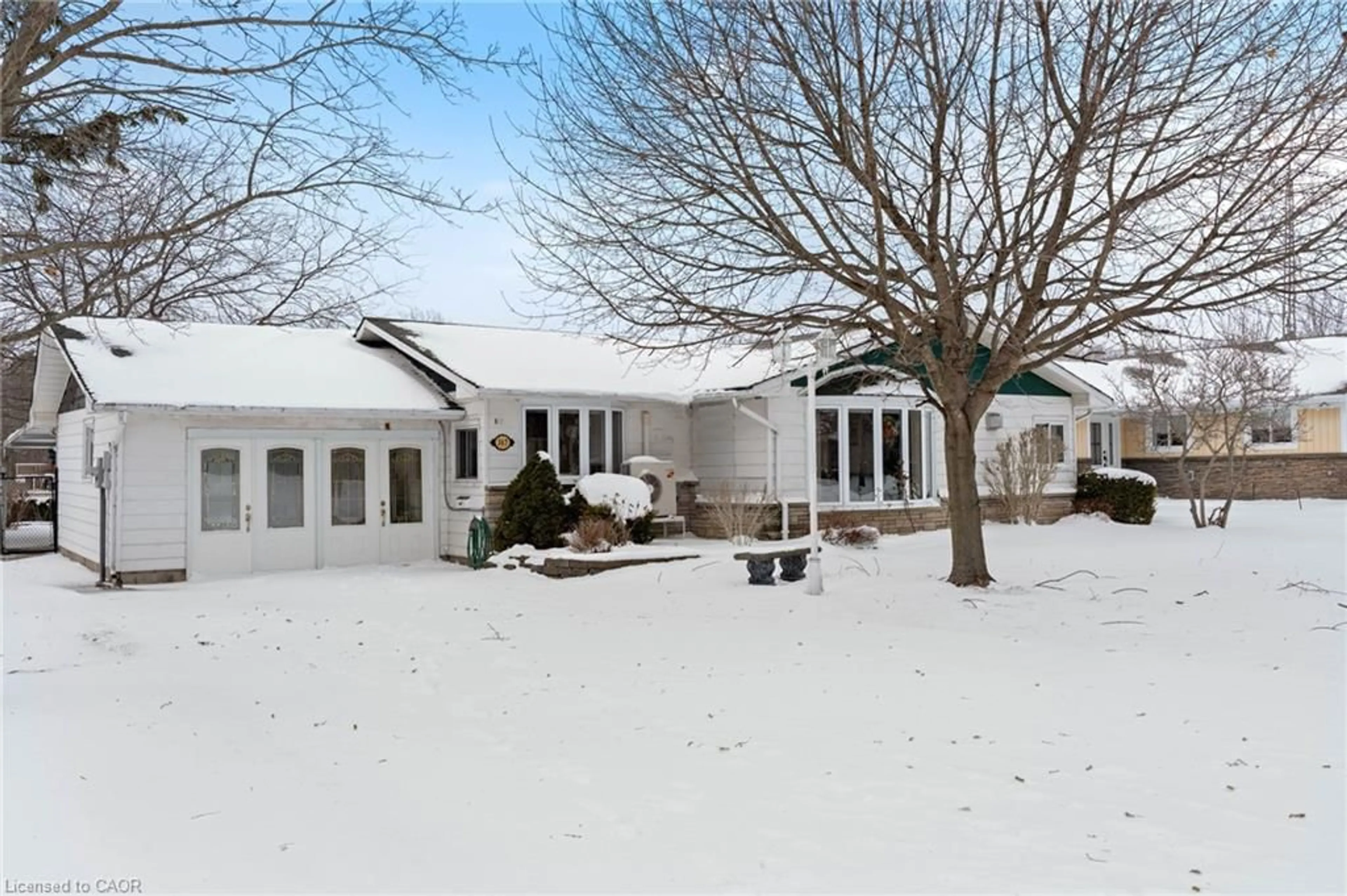 A pic from outside/outdoor area/front of a property/back of a property/a pic from drone, street for 367 Cedar Dr, Turkey Point Ontario N0E 1T0