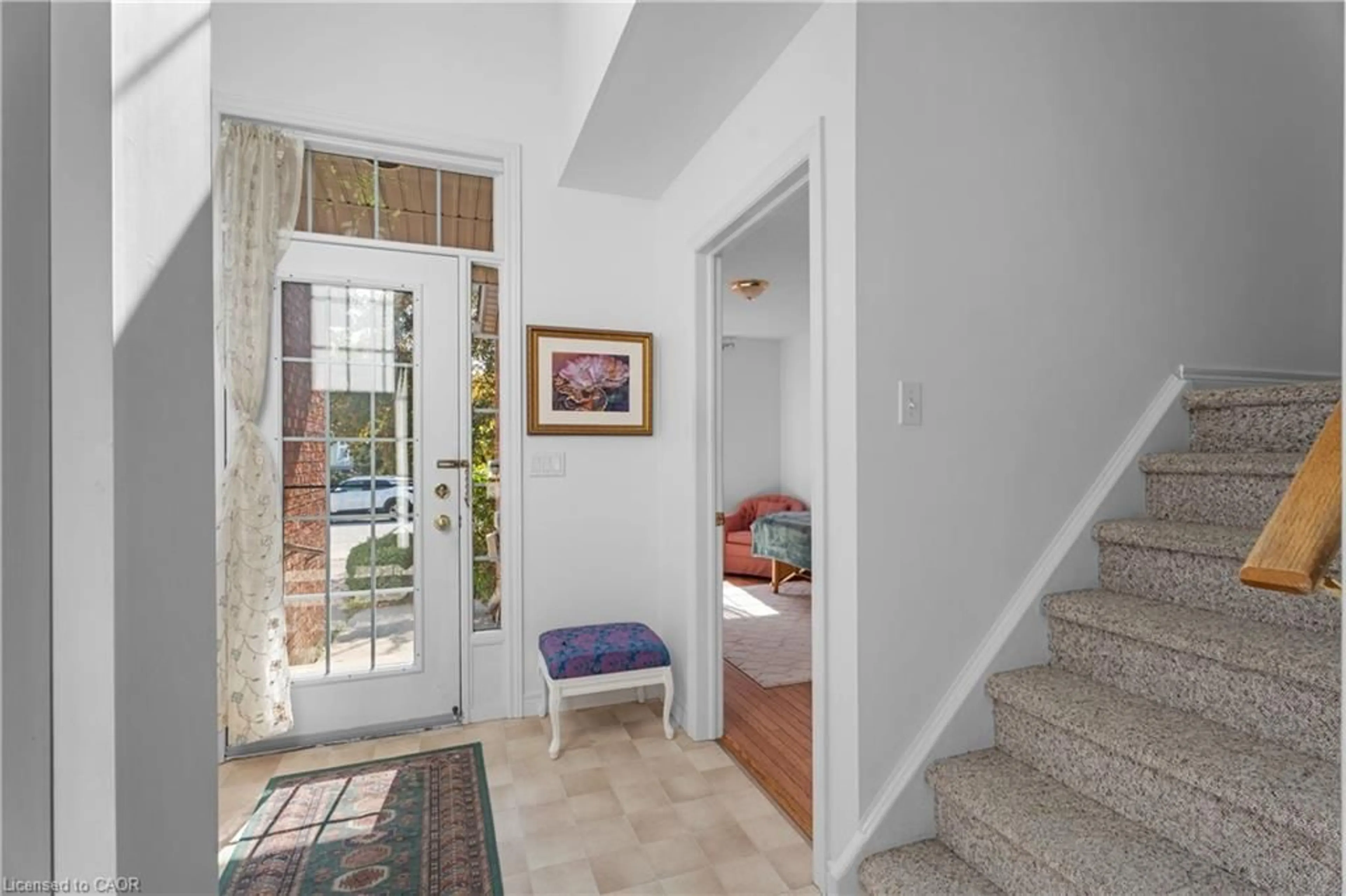 Indoor entryway for 15 Westwind Cir, Guelph Ontario N1G 4Z4