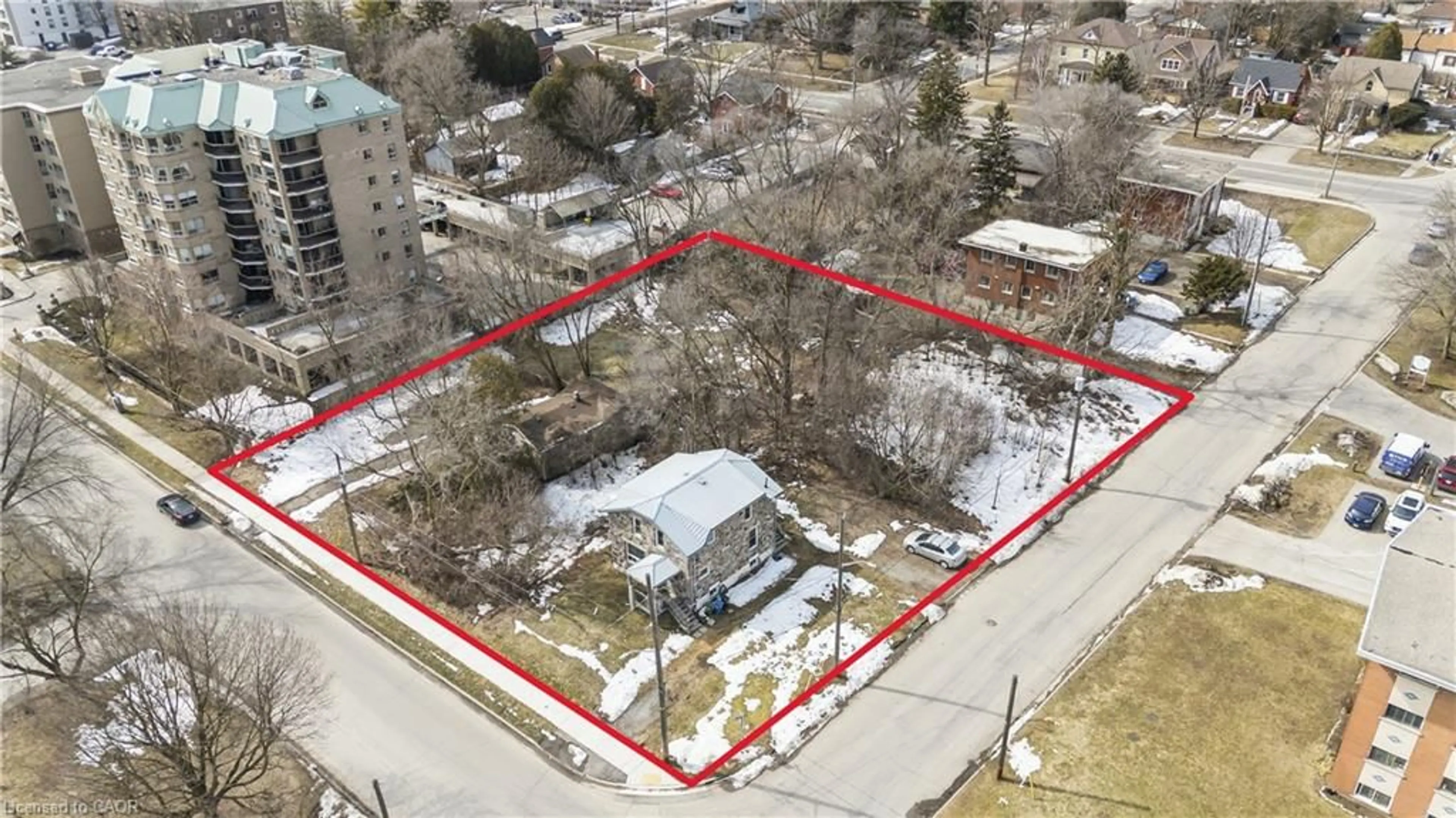 A pic from outside/outdoor area/front of a property/back of a property/a pic from drone, building for 261-267 Bristol St, Guelph Ontario N1H 3M5