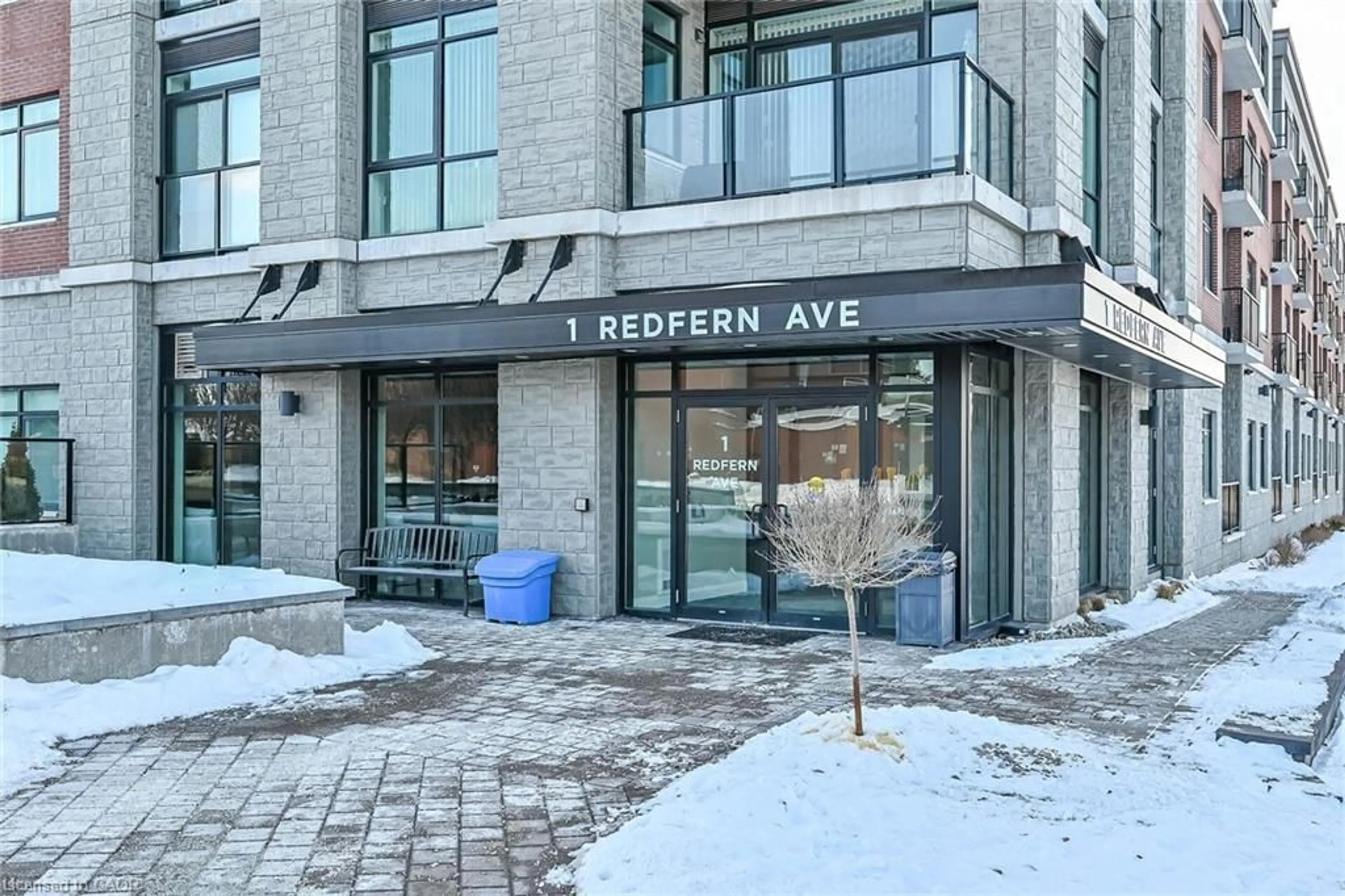 Indoor foyer for 1 Redfern Ave #311, Hamilton Ontario L9C 0E6