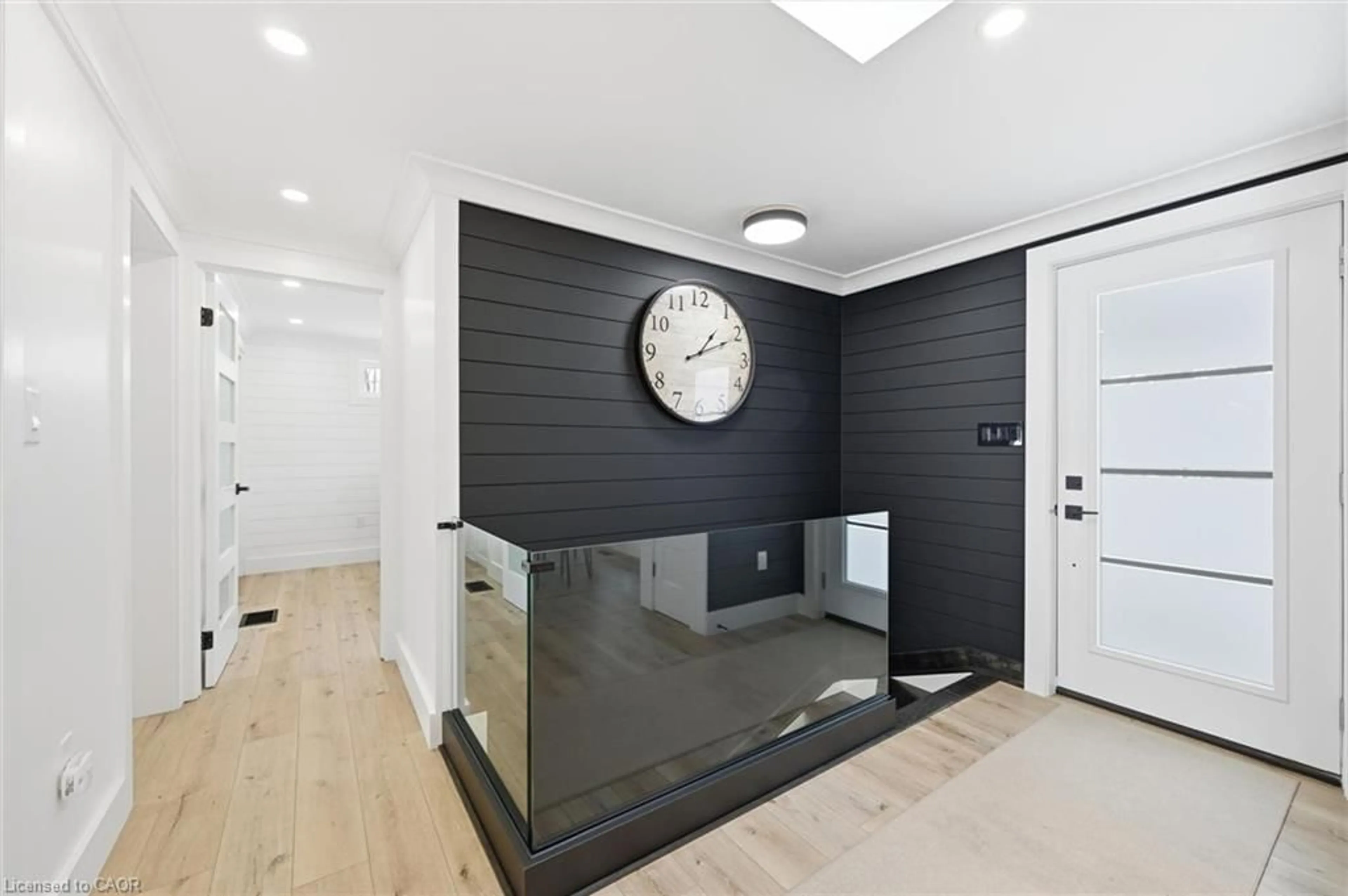 Contemporary bathroom, unknown for 220 5th Line, Caledonia Ontario N3W 2A5